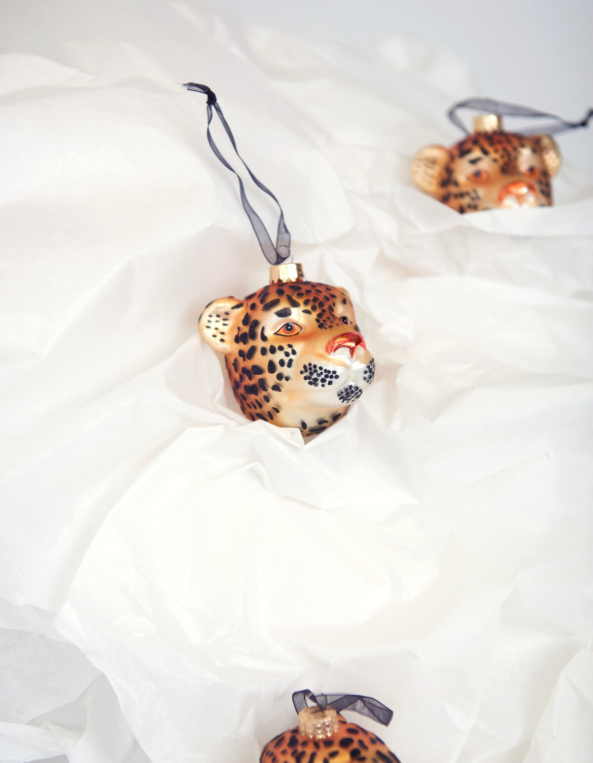 Leopard Head Kerstbal by Fred van Leer