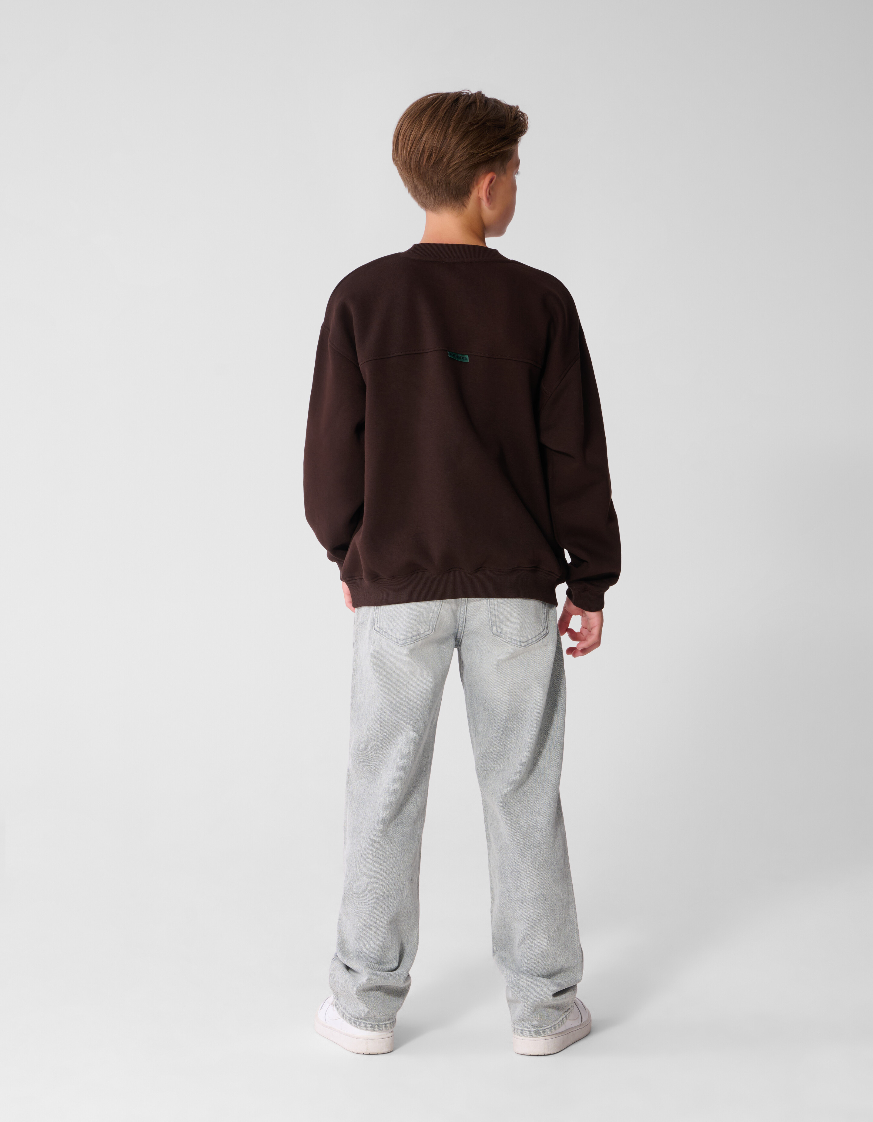 Label Sweater Donkerbruin SHOEBY BOYS