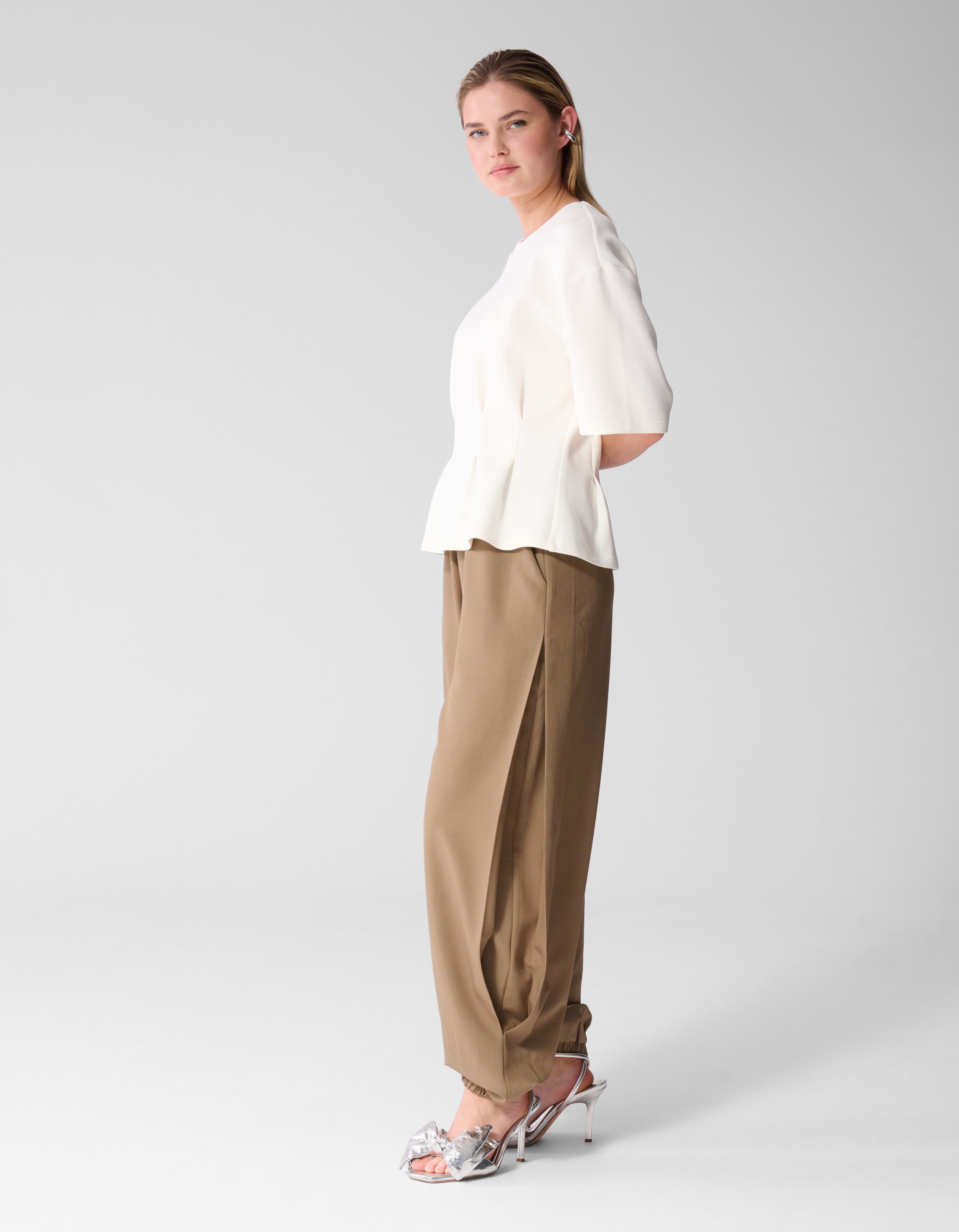 Pleat Balloon Fit Broek Bruin SHOEBY WOMEN