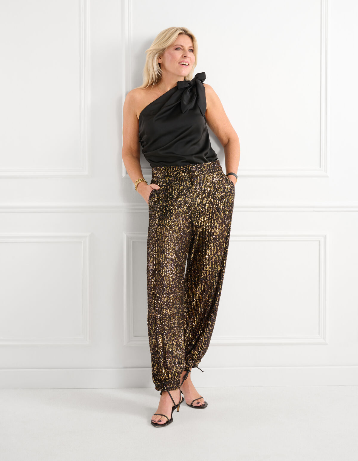 One Shoulder Top Zwart By Lonneke SHOEBY WOMEN