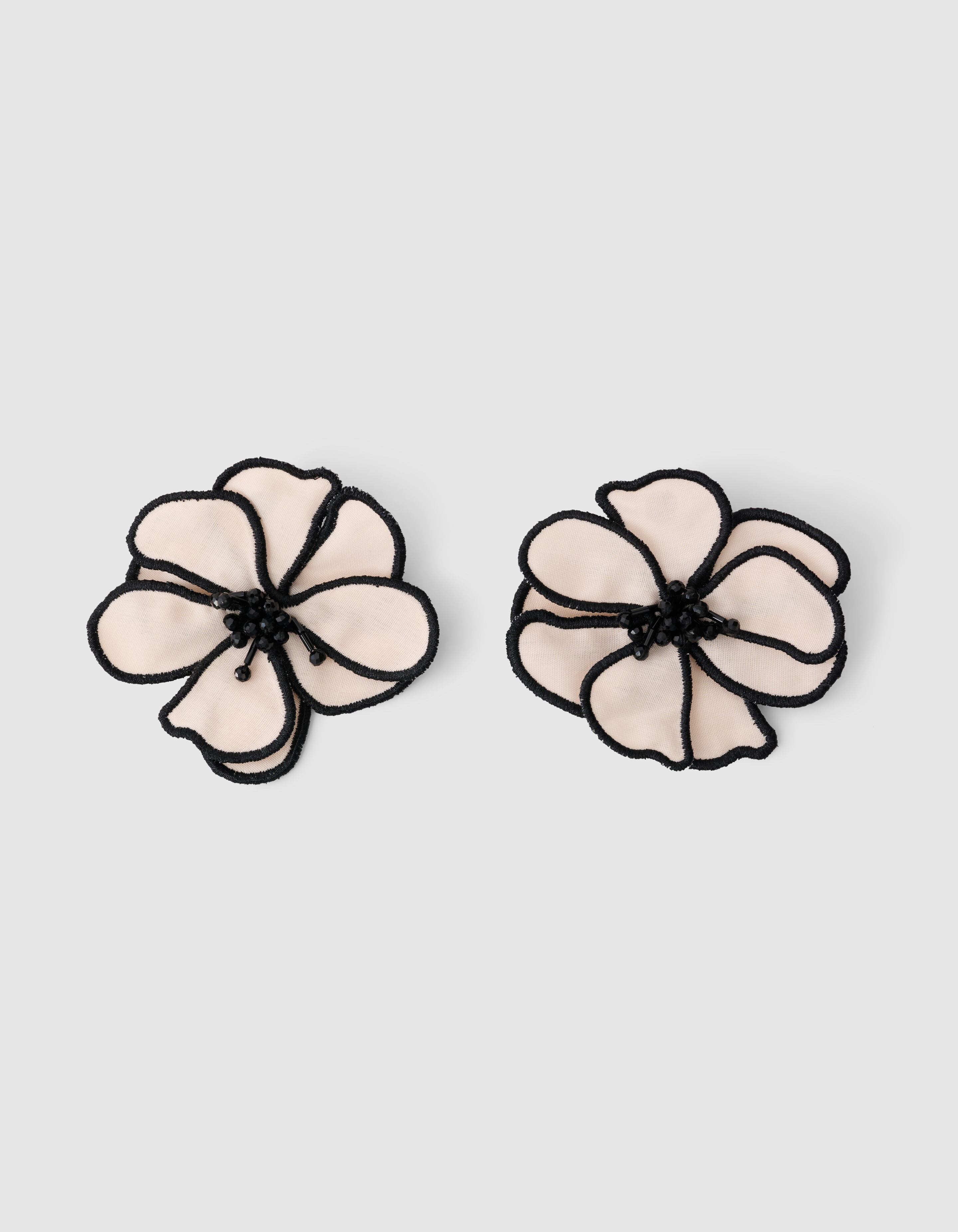 Bloem Oorbellen Zwart/Wit SHOEBY ACCESSOIRES
