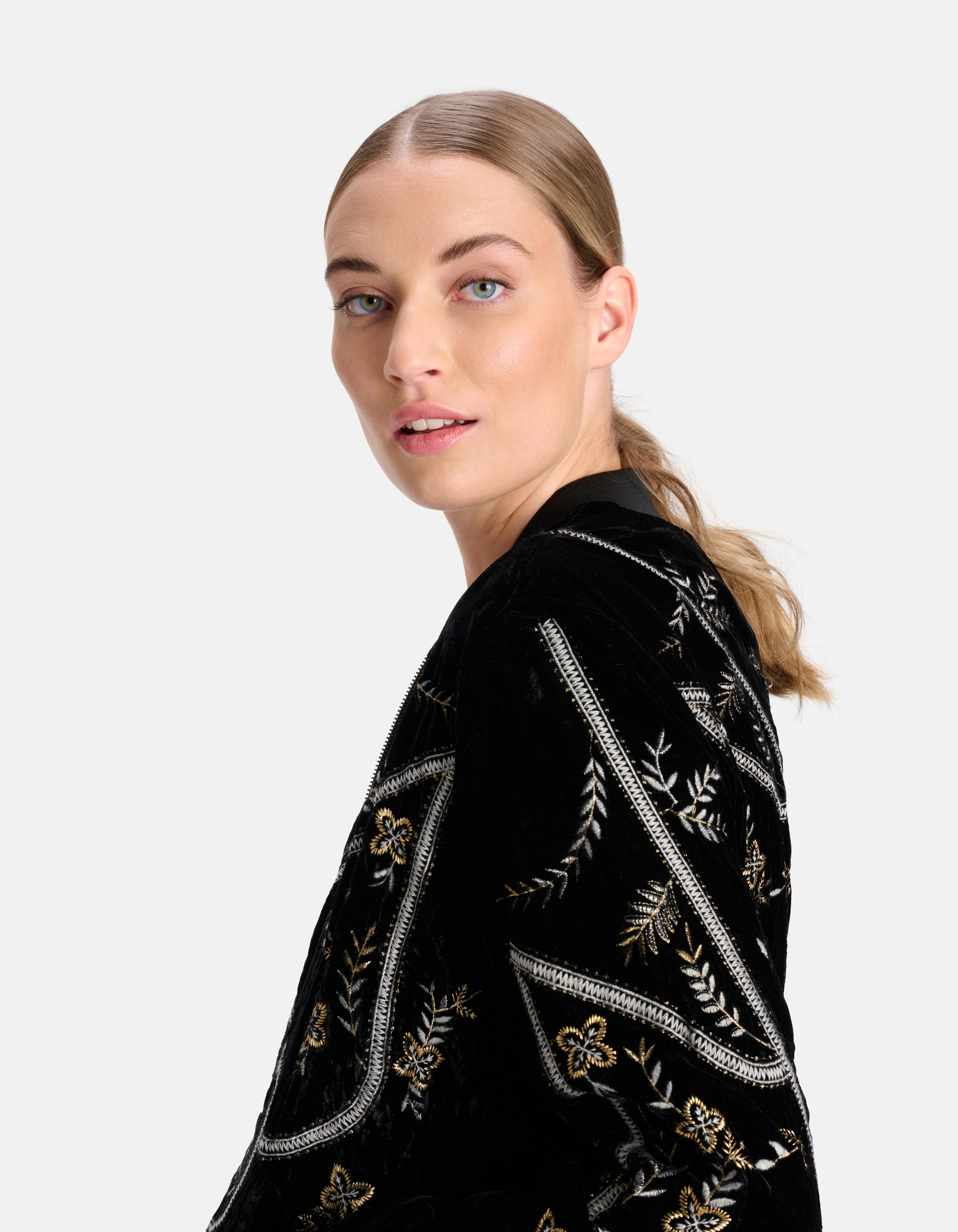 Velvet Bomber Zwart SHOEBY WOMEN