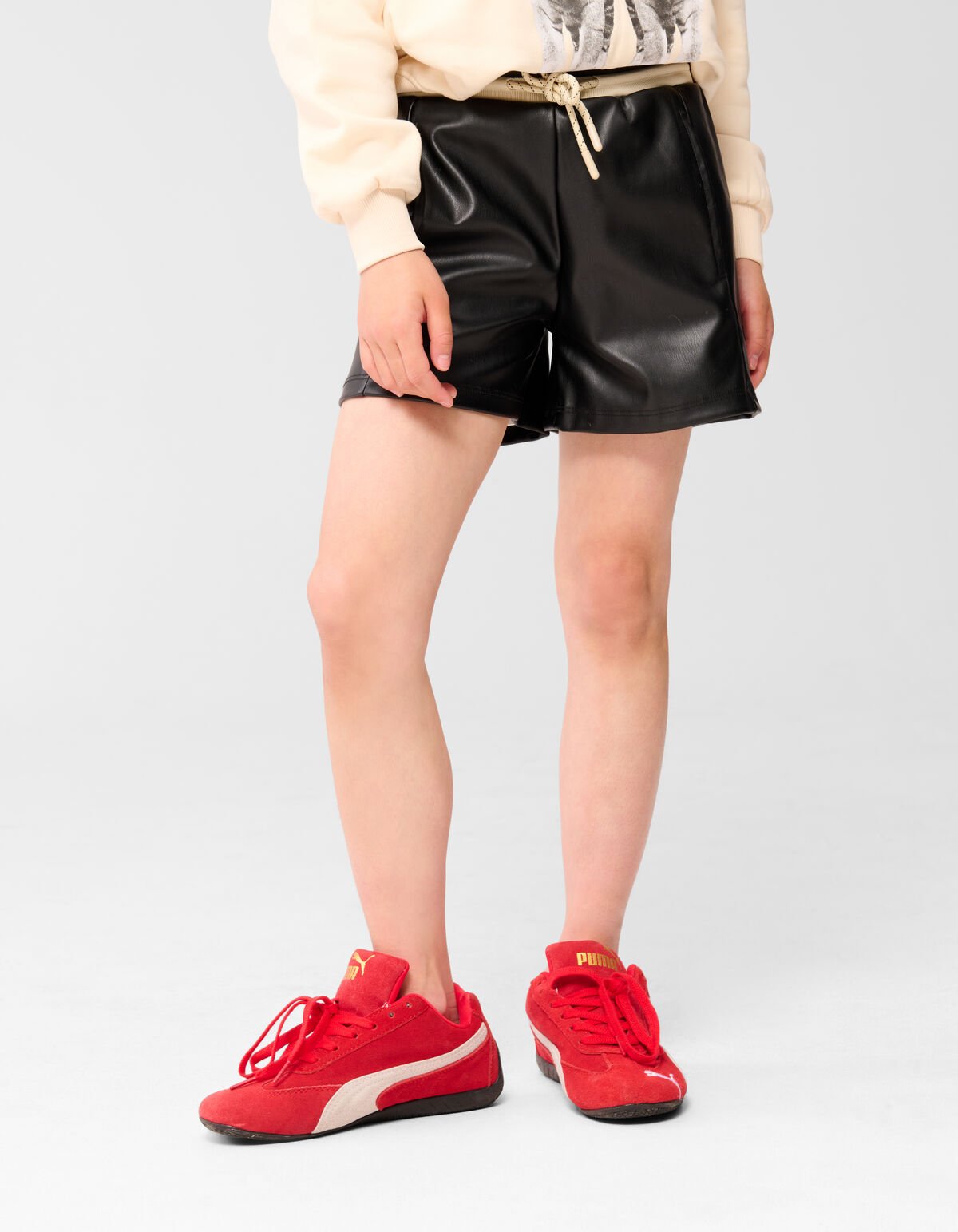 Vegan Leren Sporty Short Zwart SHOEBY GIRLS