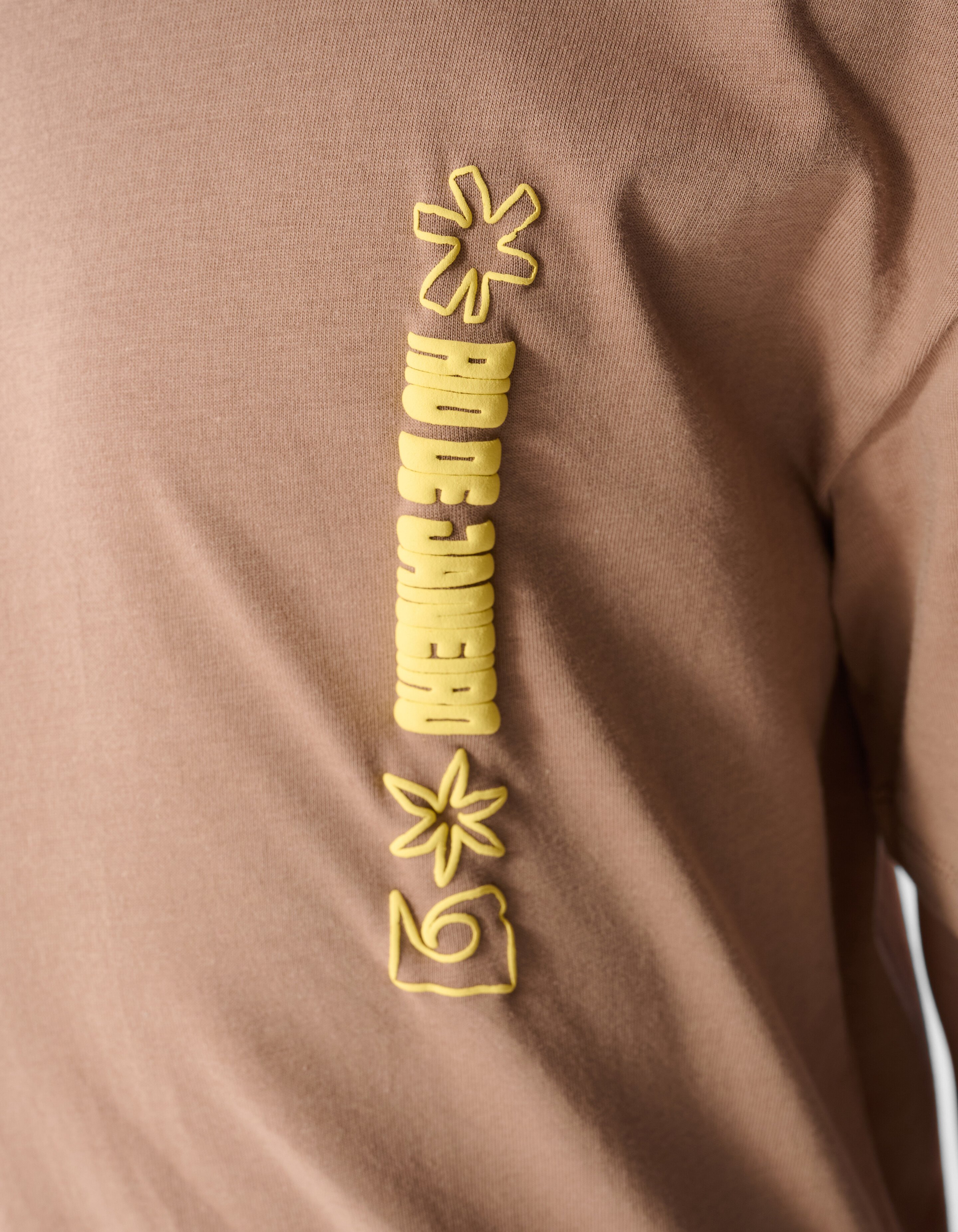 Holiday Artwork T-shirt Lichtbruin SHOEBY BOYS