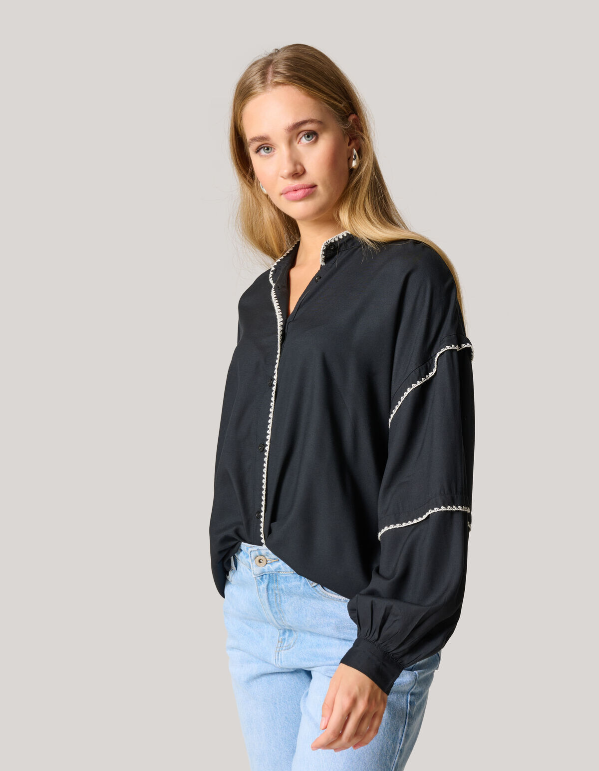 Embroidery Blouse Zwart SHOEBY WOMEN