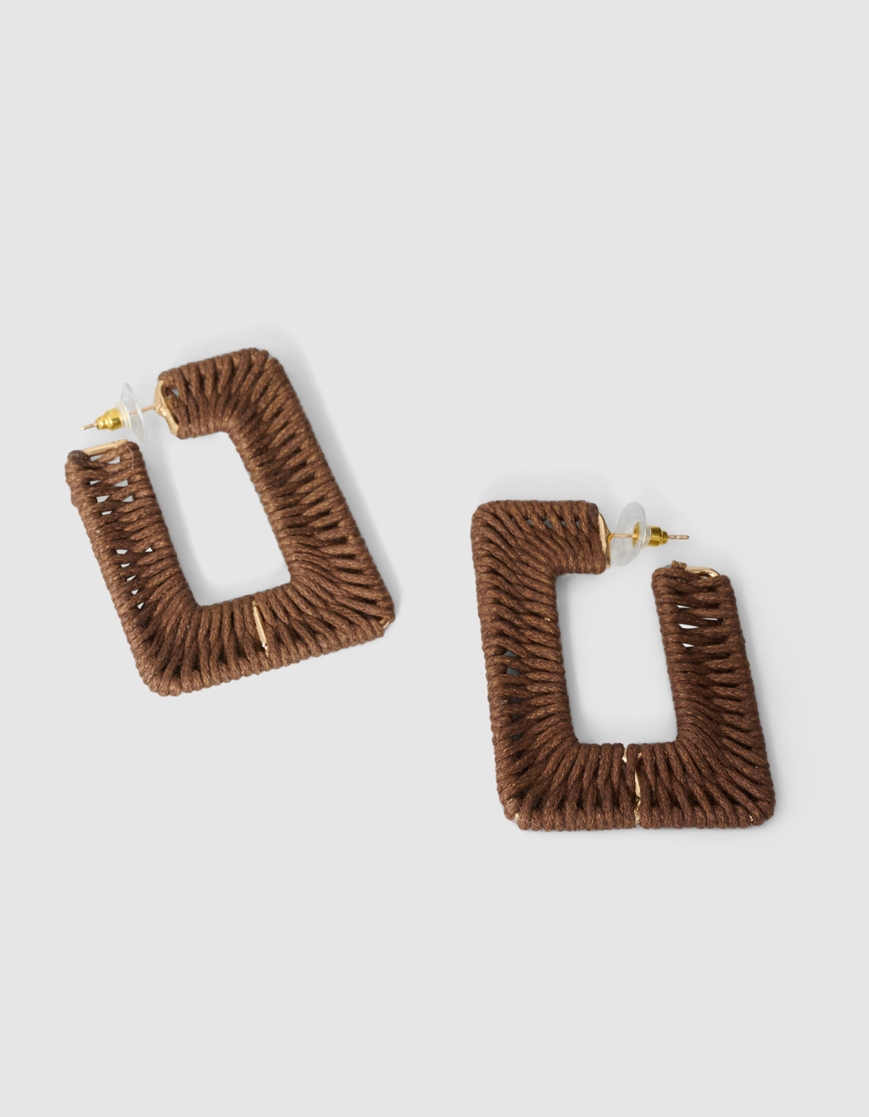 Square Raffia Oorbellen Donkerbruin SHOEBY ACCESSOIRES