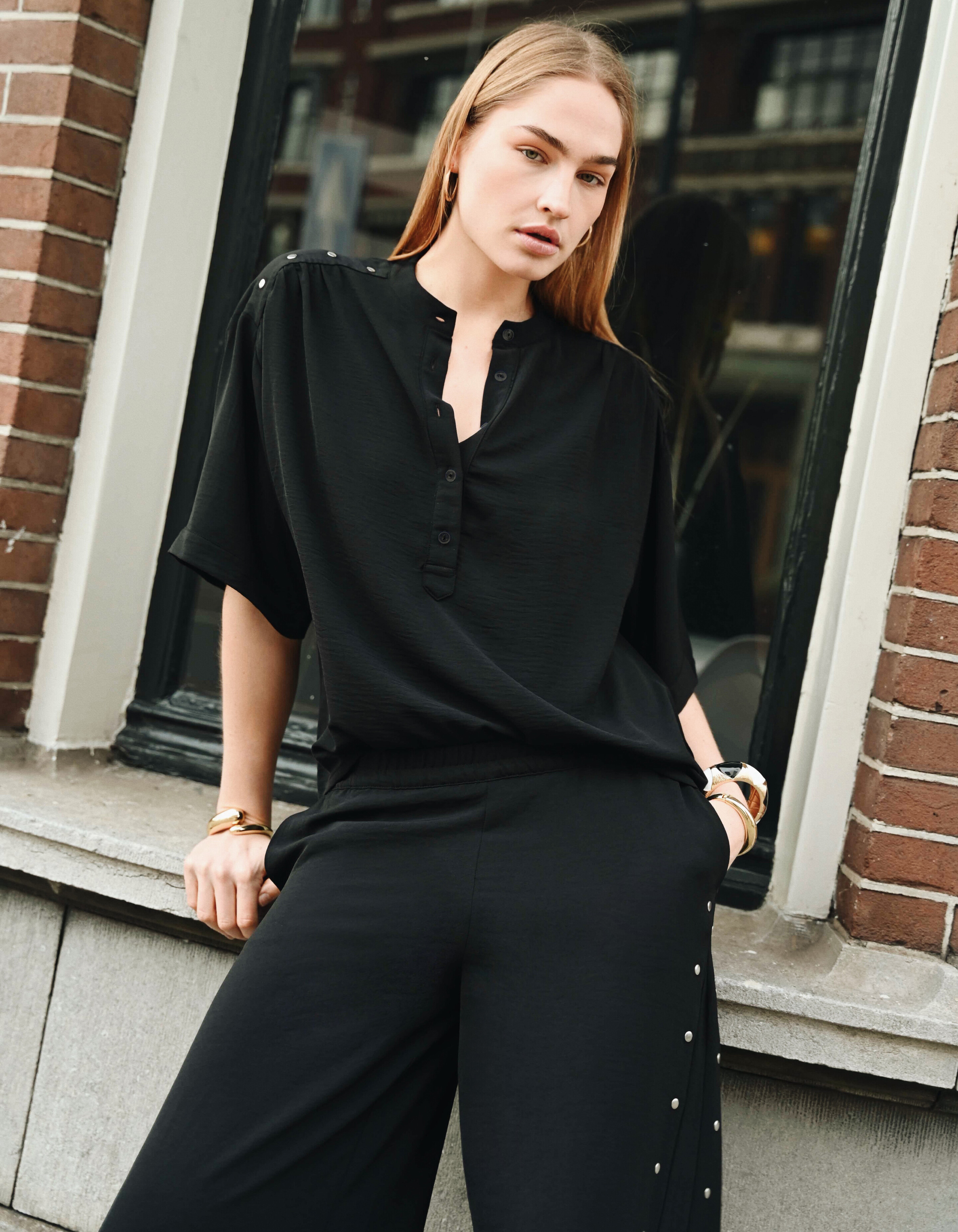 Twist Studded Blouse Zwart SHOEBY WOMEN