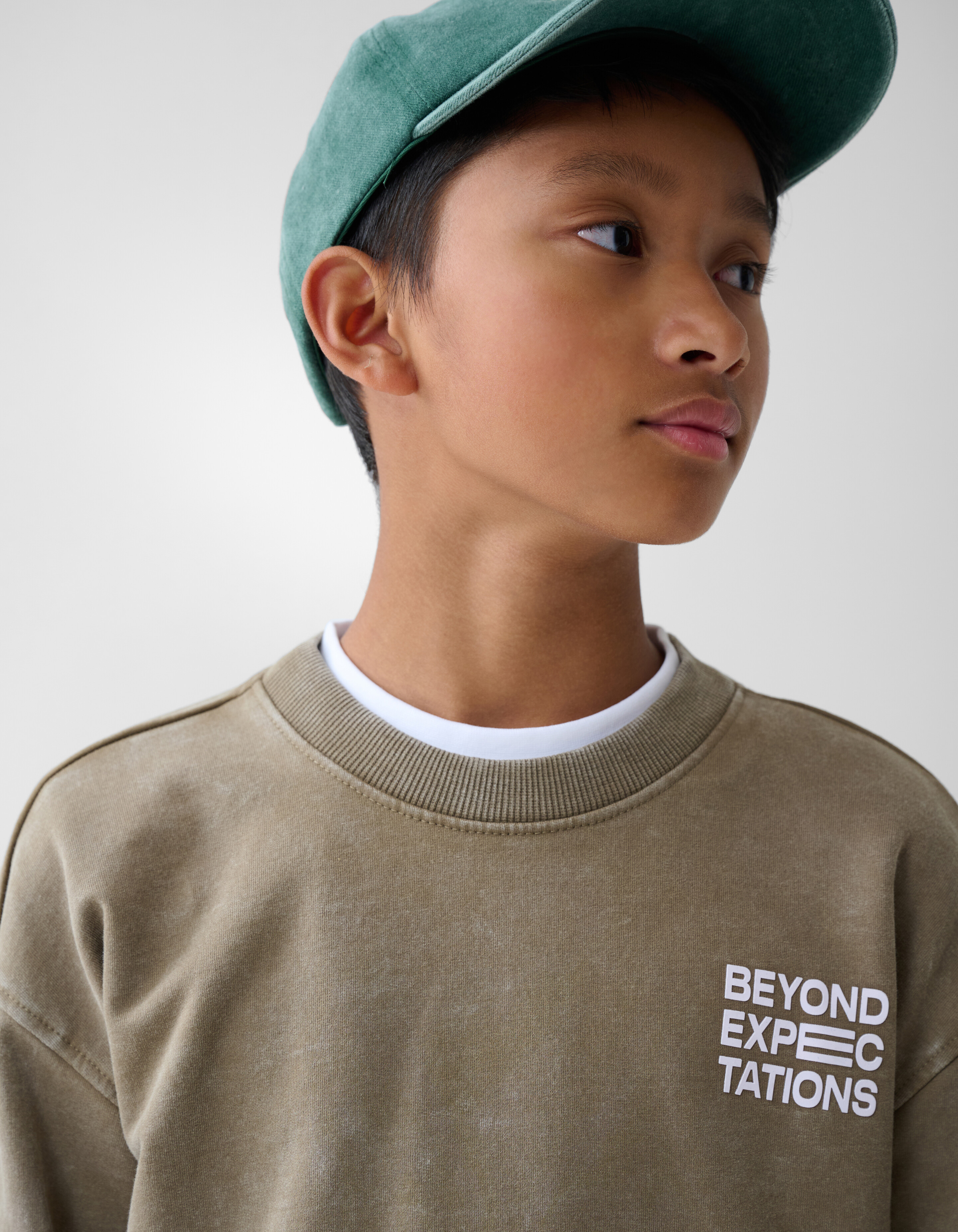 Washed Artwork Sweater Khaki SHOEBY BOYS