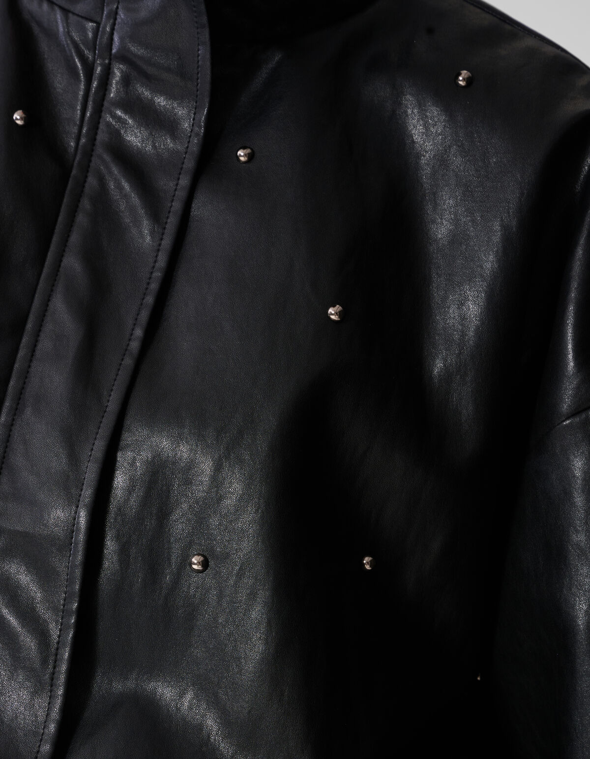 Studded Vegan Leren Bomber Jack Zwart By Mieke SHOEBY WOMEN