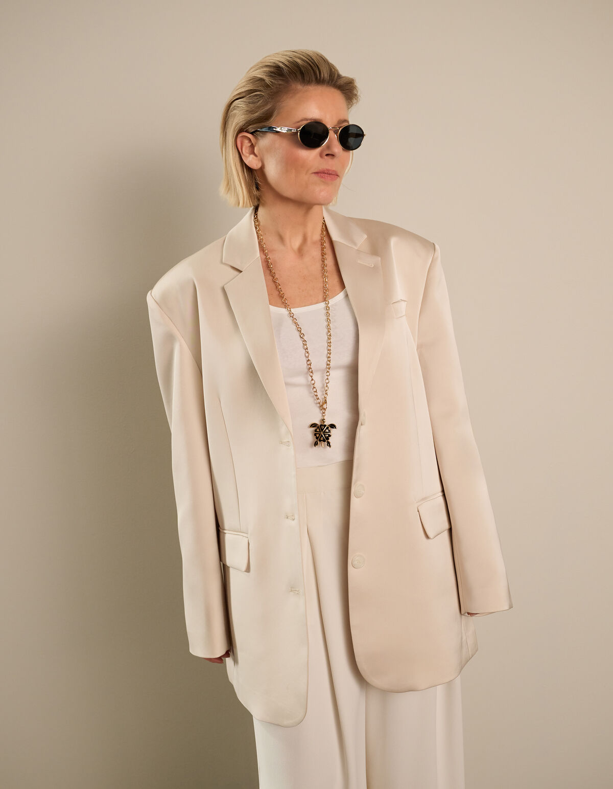 Satijnen Oversized Blazer Gebroken Wit By Lonneke SHOEBY WOMEN