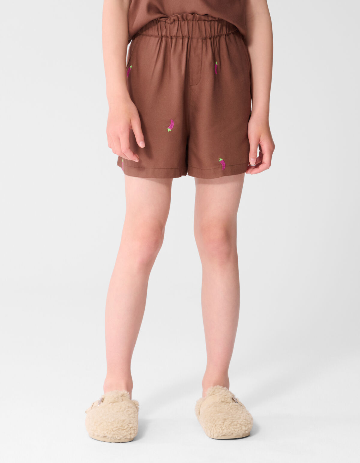 Chili Embroidery Short Bruin SHOEBY GIRLS