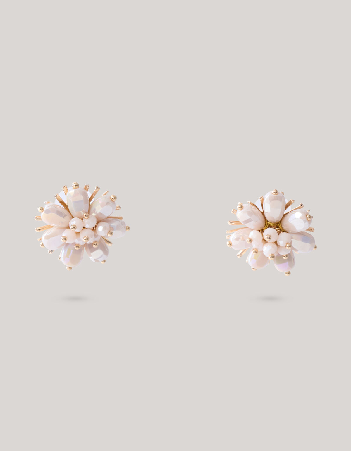 Beaded Flower Oorbellen Gebroken Wit SHOEBY ACCESSOIRES