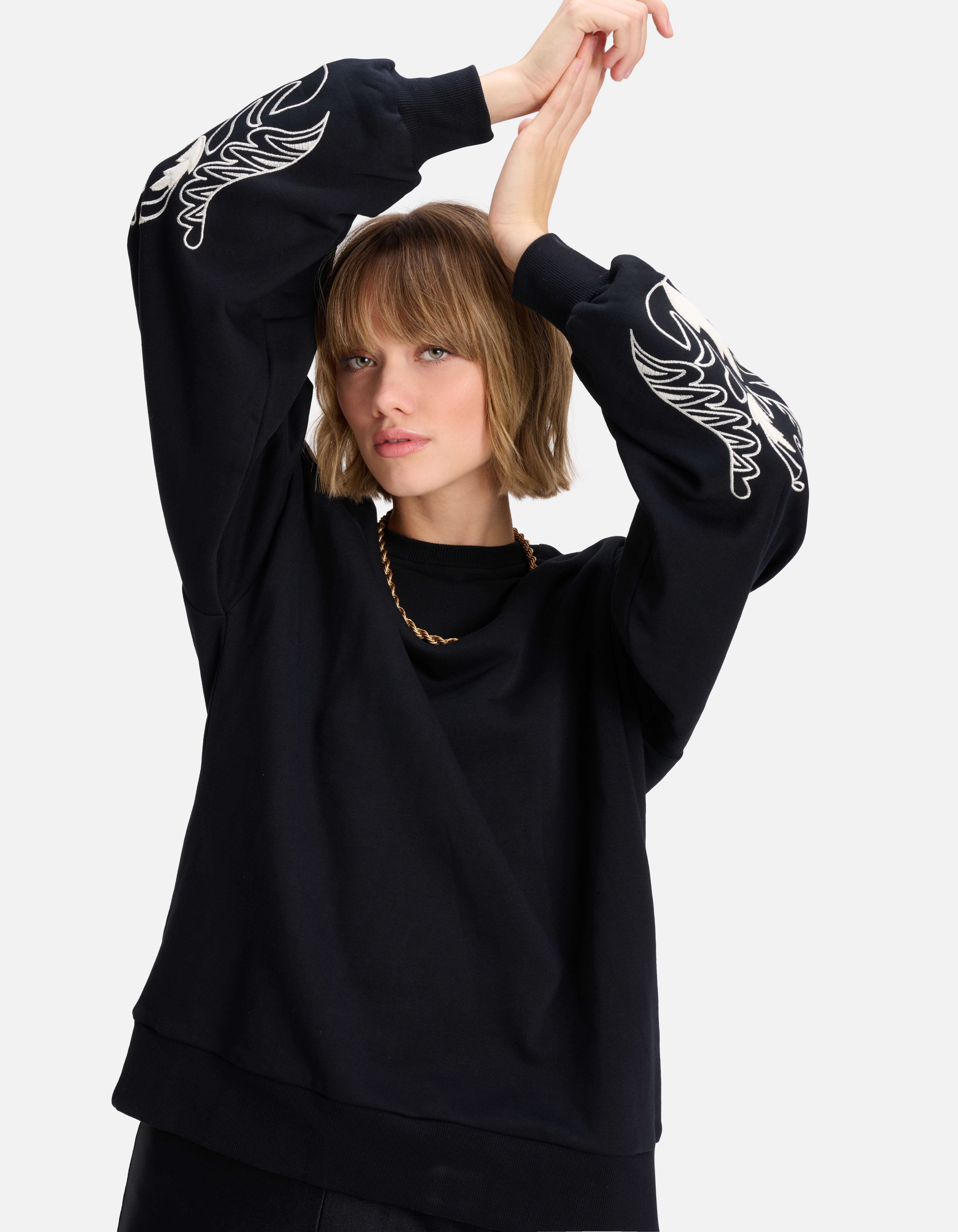 Embroidery Patch Sweater Zwart Shoeby