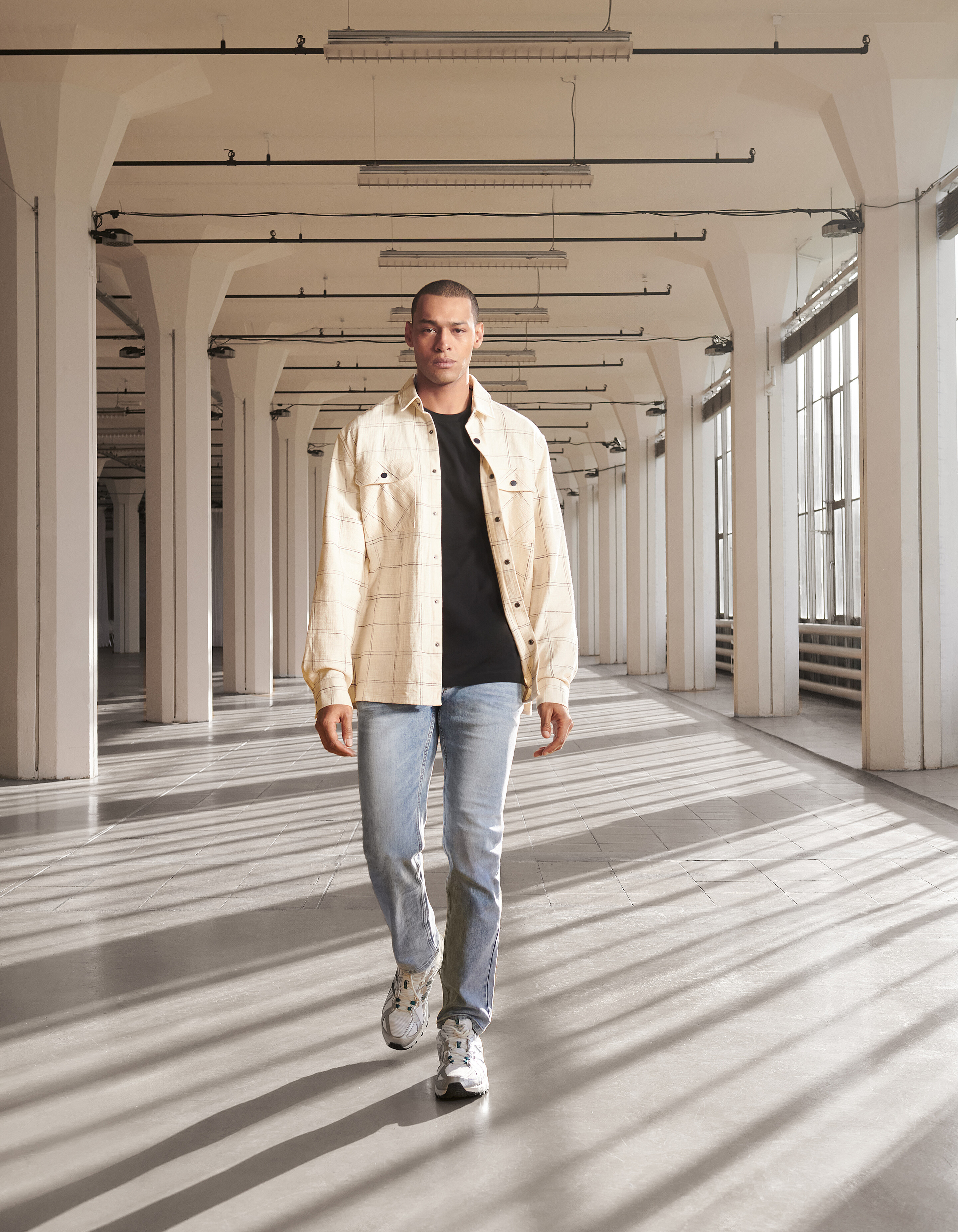 Straight Fit Light Jeans Bleached L32 SHOEBY MEN