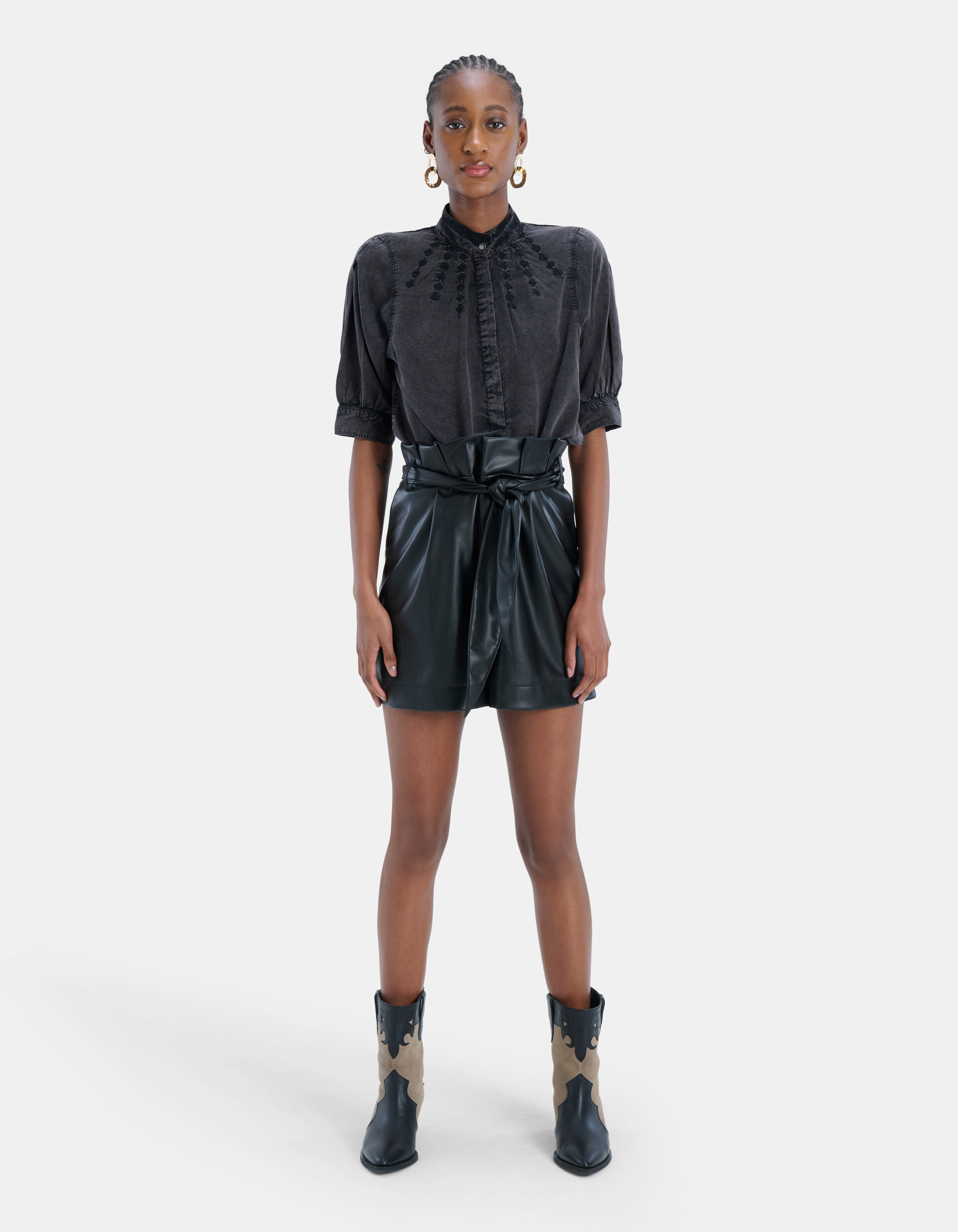 Embro Pleat Blouse EKSEPT