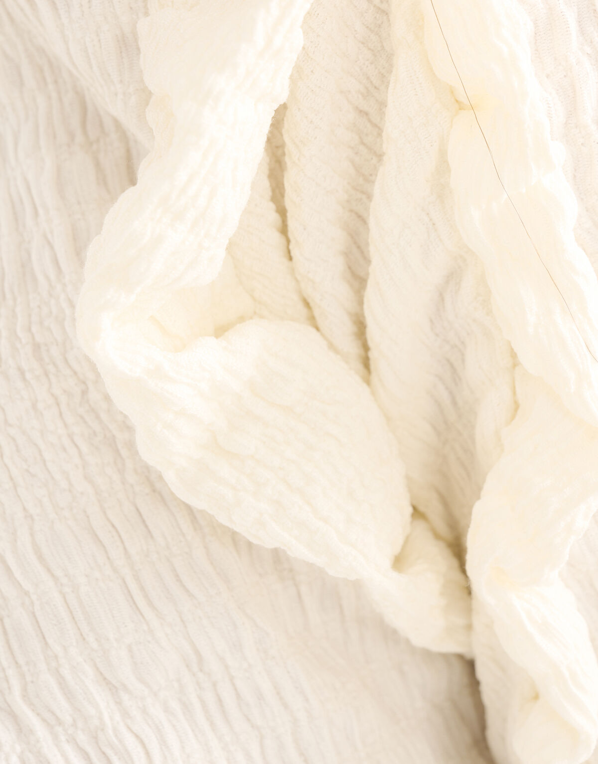 Crinkle Ruffle Top SHOEBY WOMEN