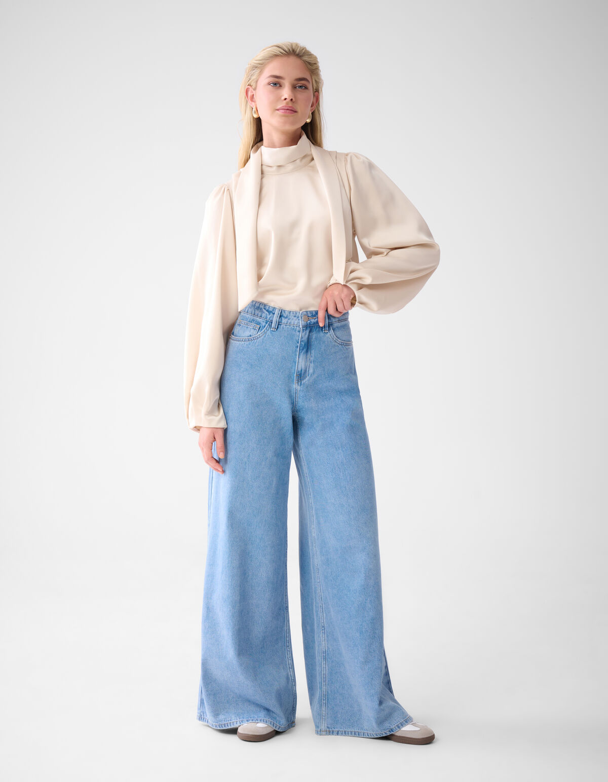 Satijnen Blouse Gebroken Wit By Lonneke SHOEBY WOMEN