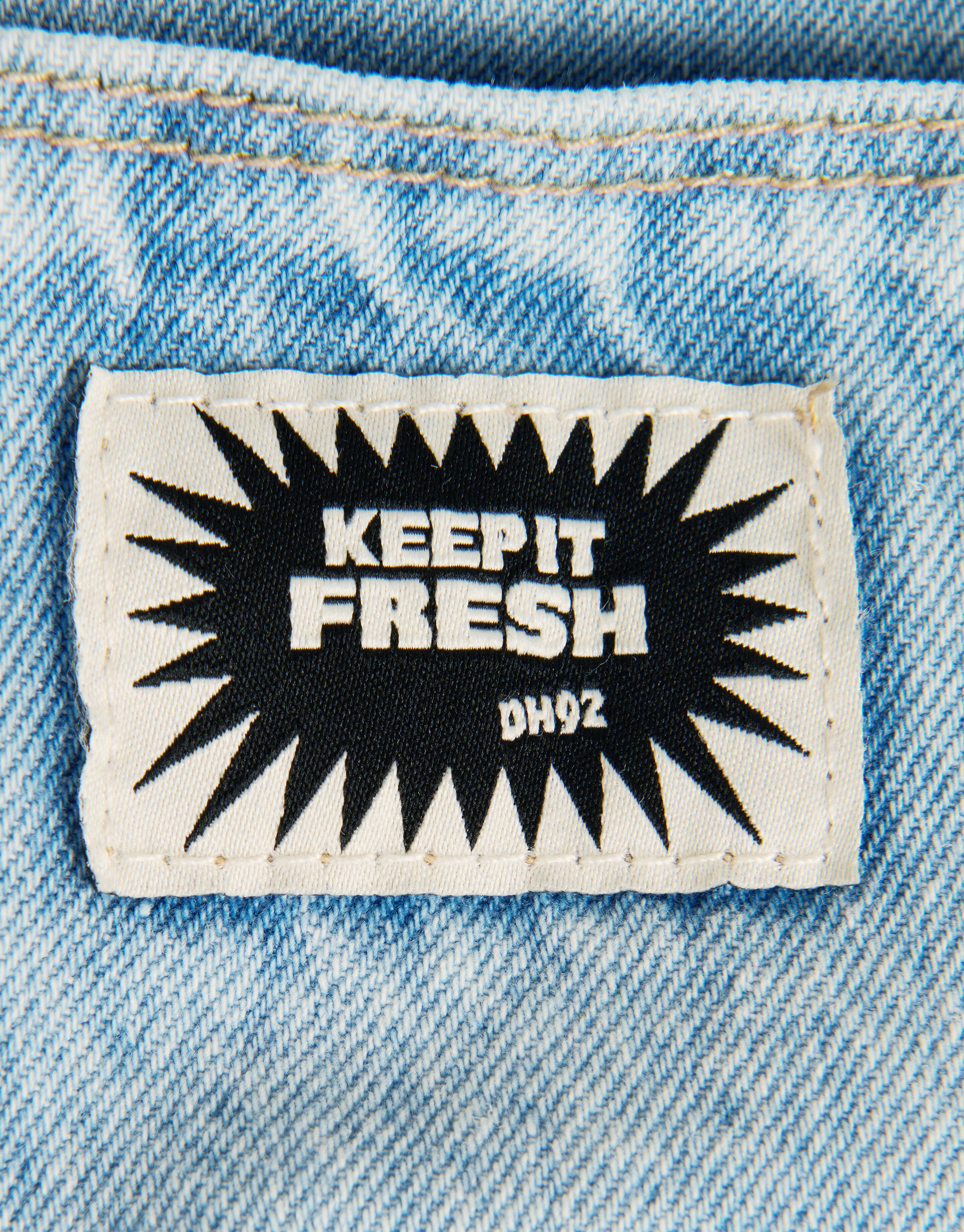 Artwork Denim Short Bleached By Dylan SHOEBY BOYS