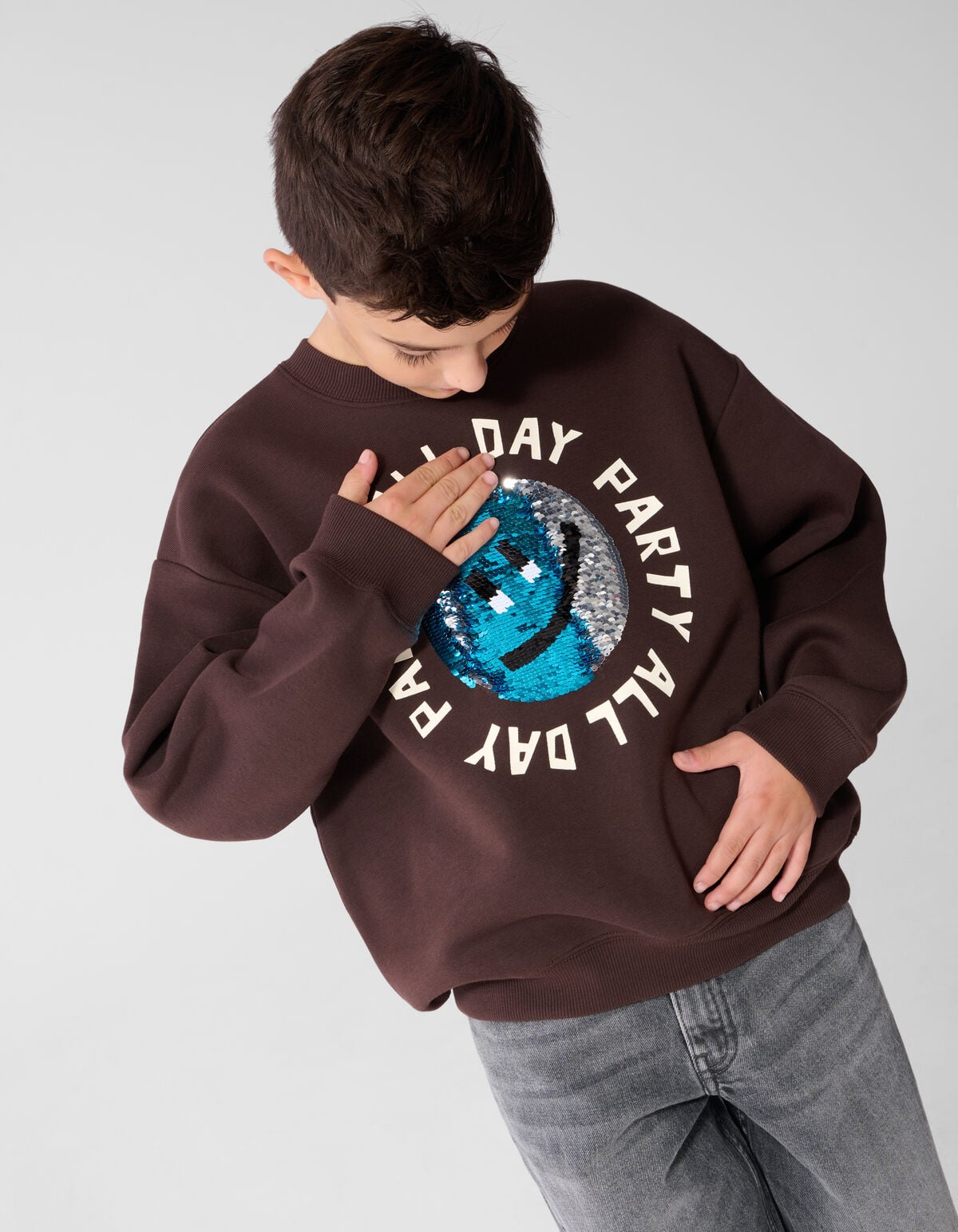 Party Smiley Sweater Donkerbruin SHOEBY BOYS