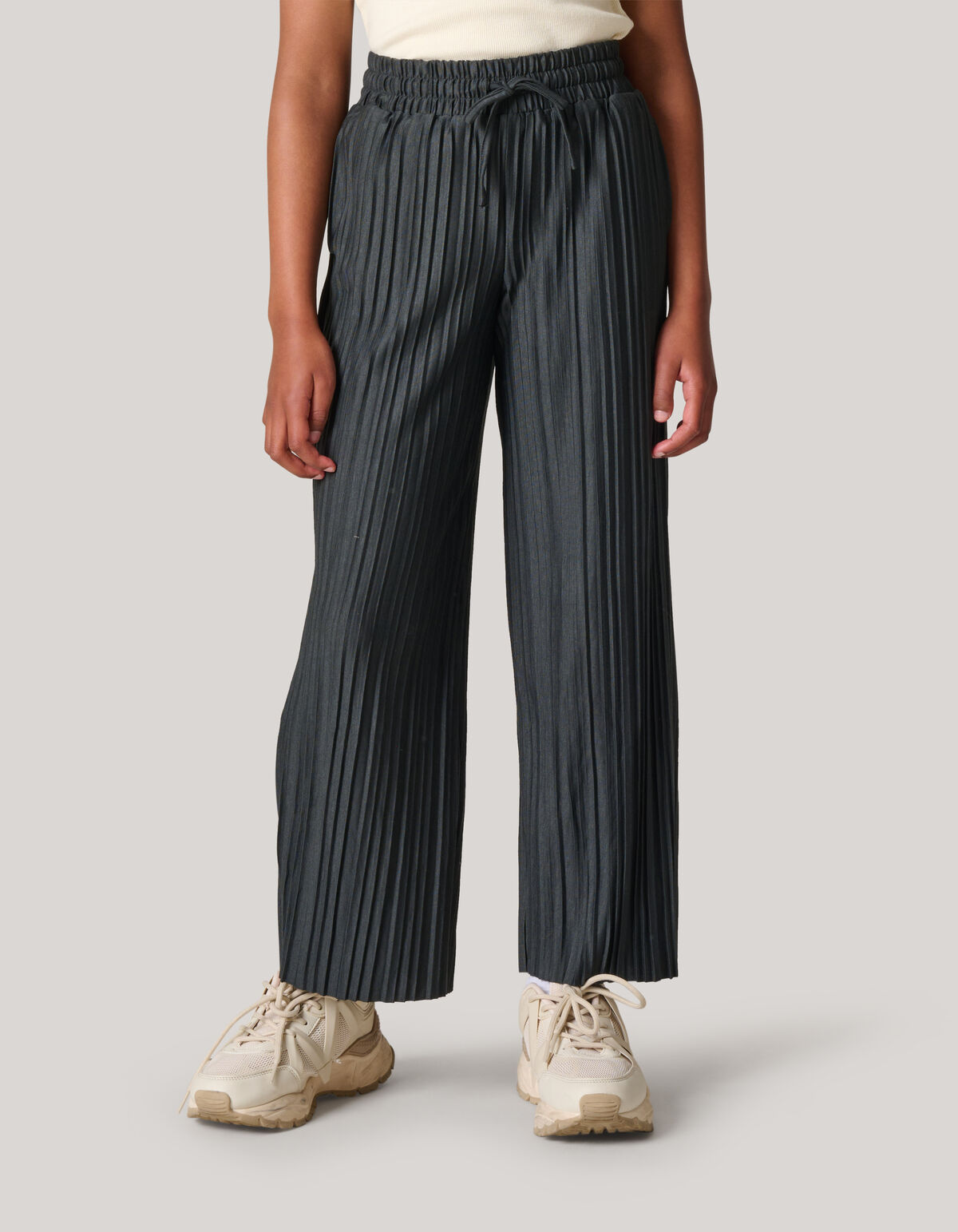 Pliss&eacute; Broek Donkergrijs SHOEBY GIRLS