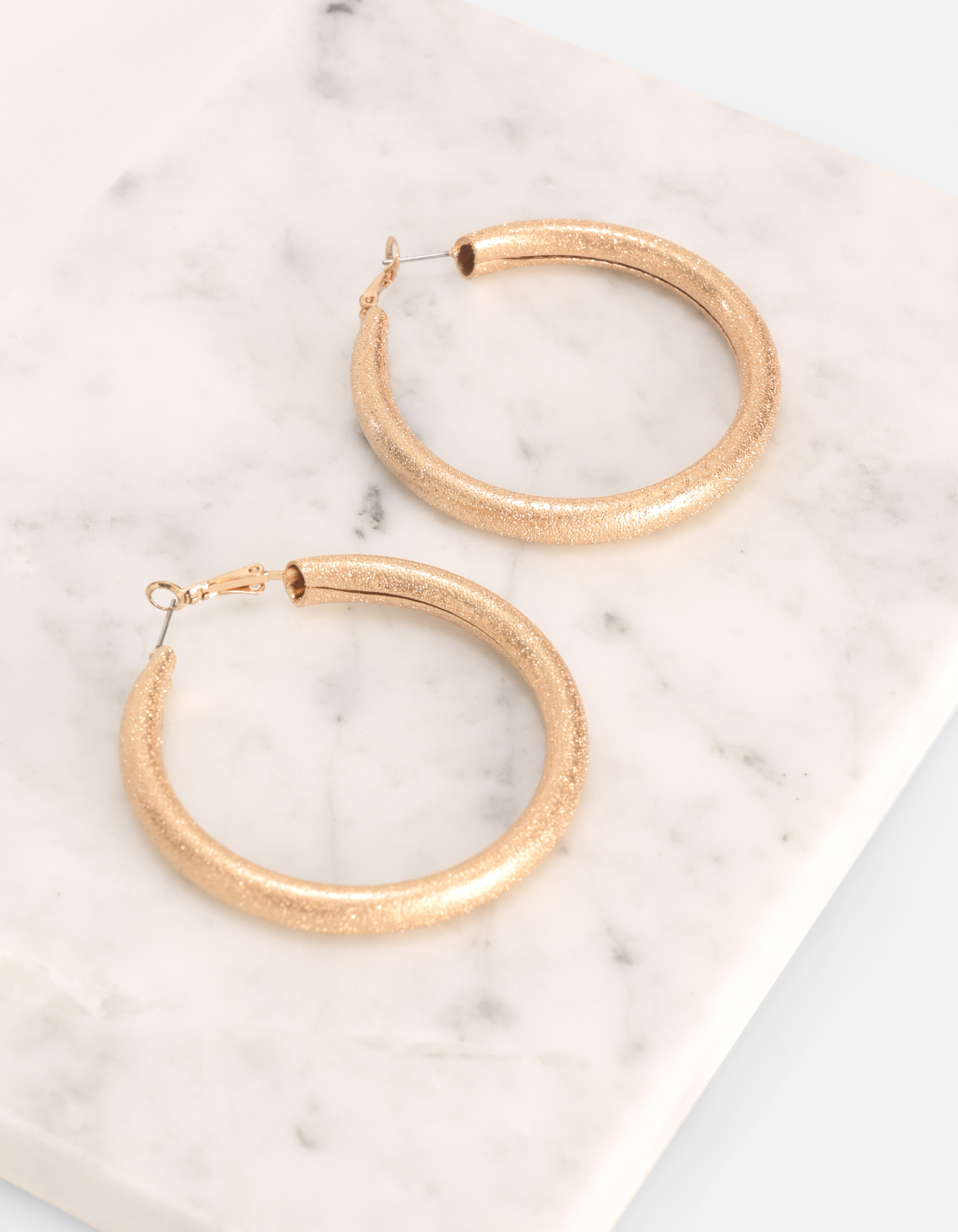 Big Brussed Hoop Oorbellen SHOEBY ACCESSOIRES