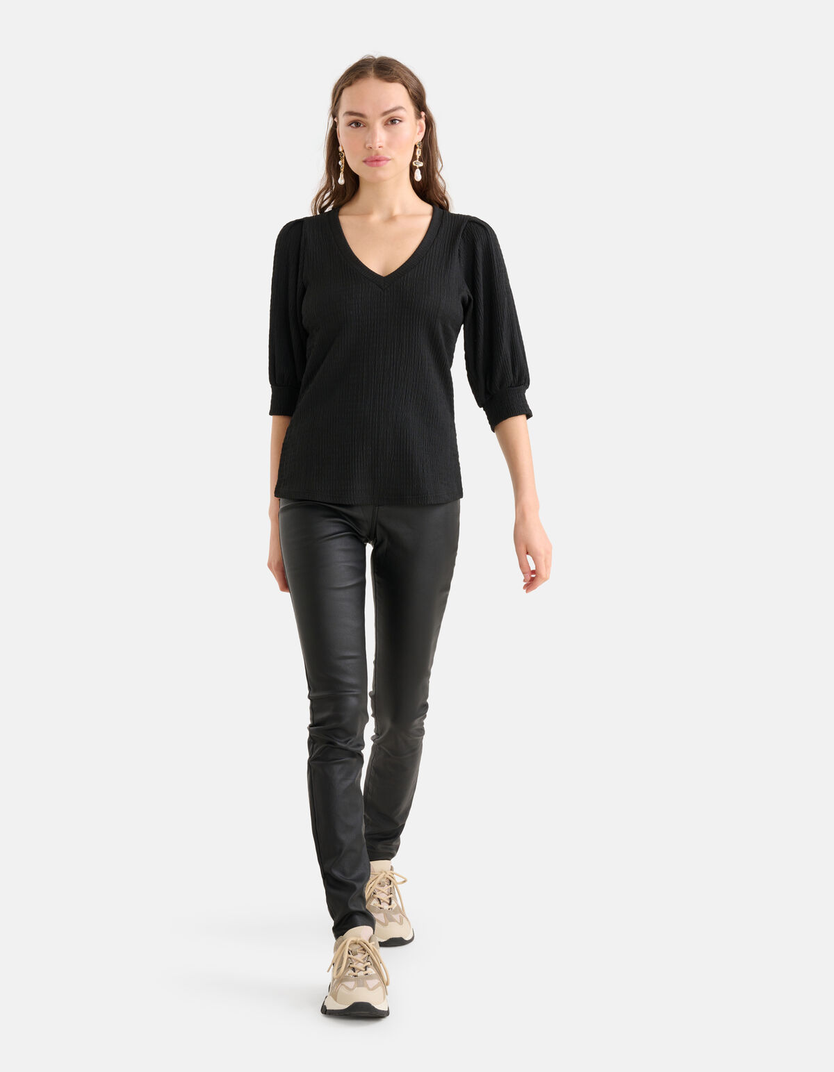 Crinkle V-hals Top Zwart SHOEBY WOMEN