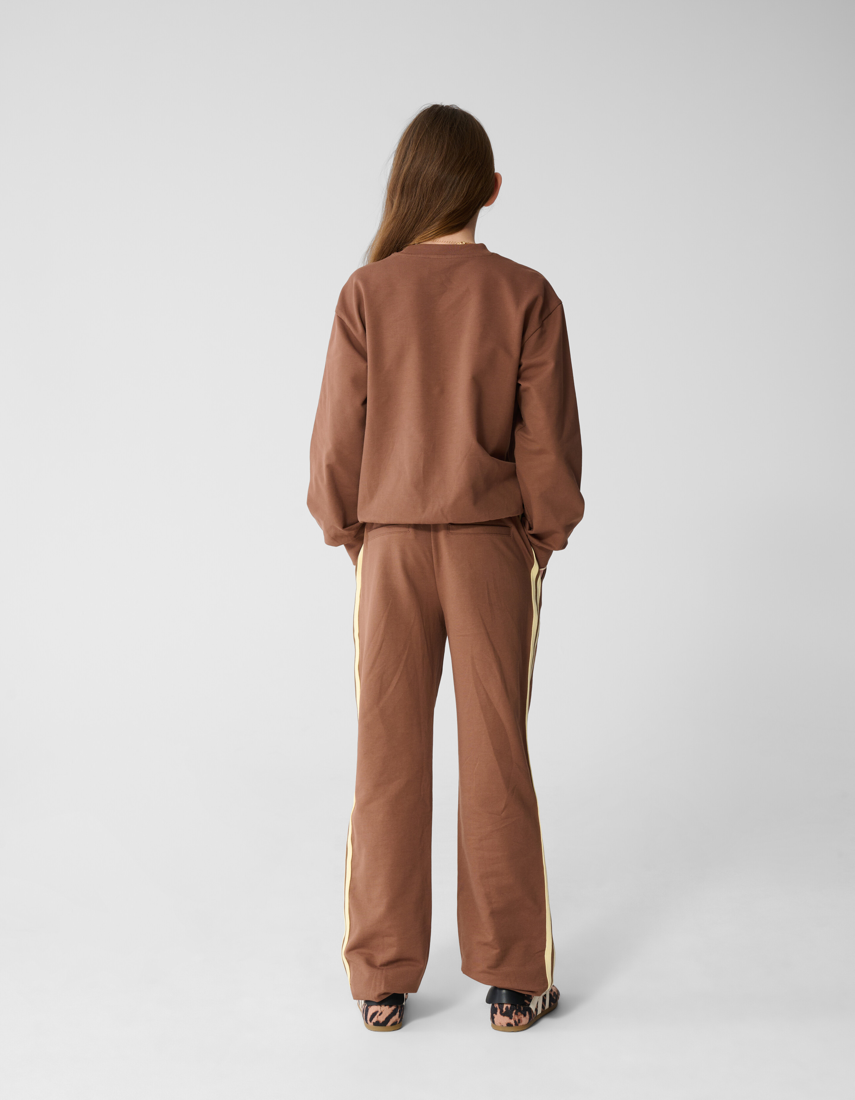 Sporty Amore Sweater Donkerbruin SHOEBY GIRLS