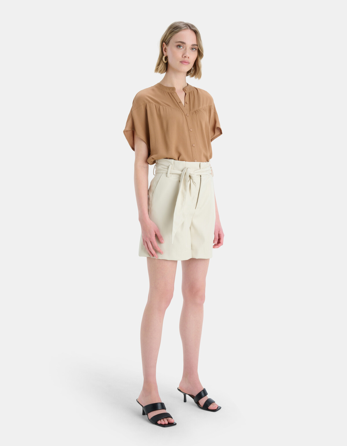 Jaccy Button Top EKSEPT