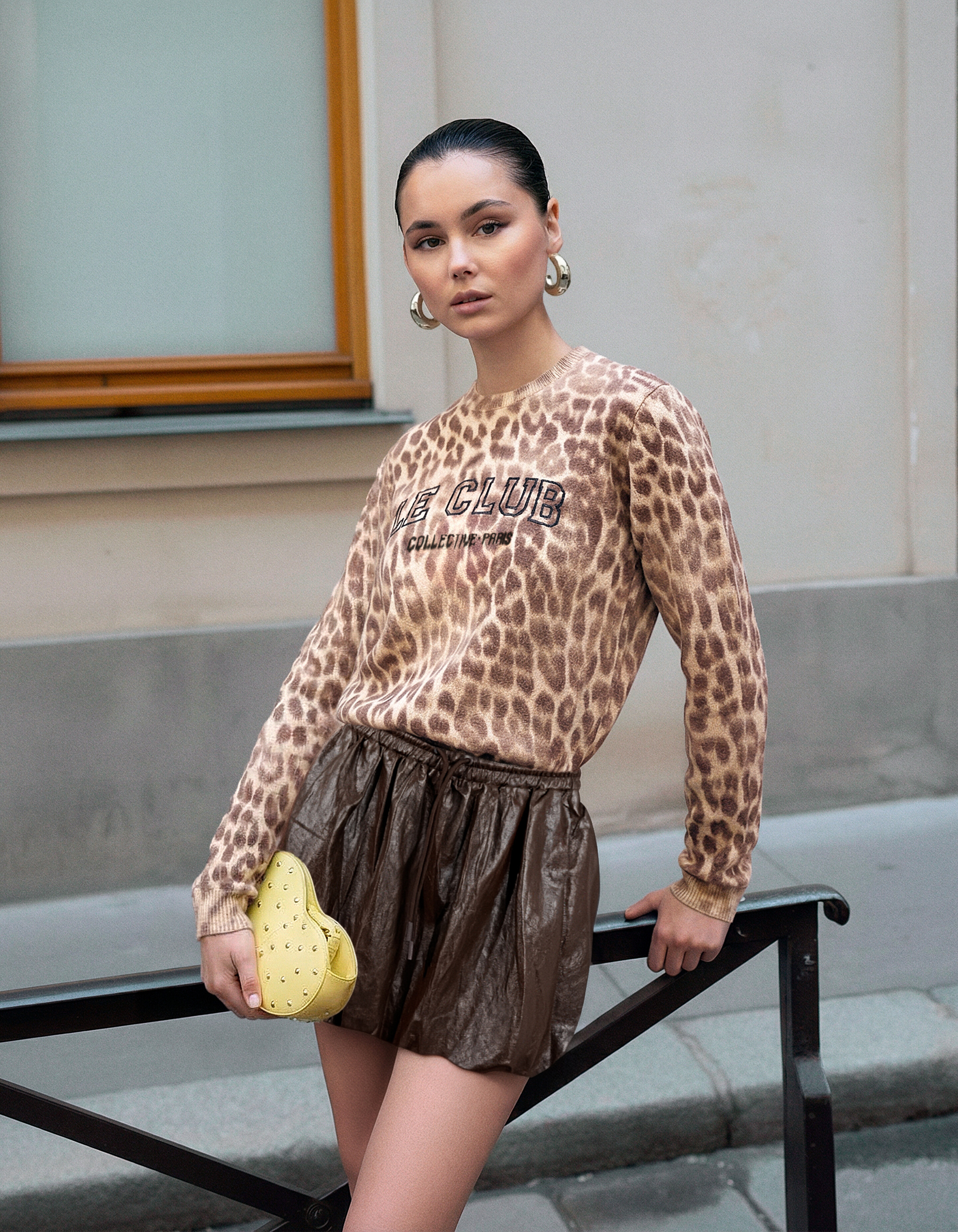 Vegan Leren Balloon Fit Mini Rok Bruin SHOEBY WOMEN