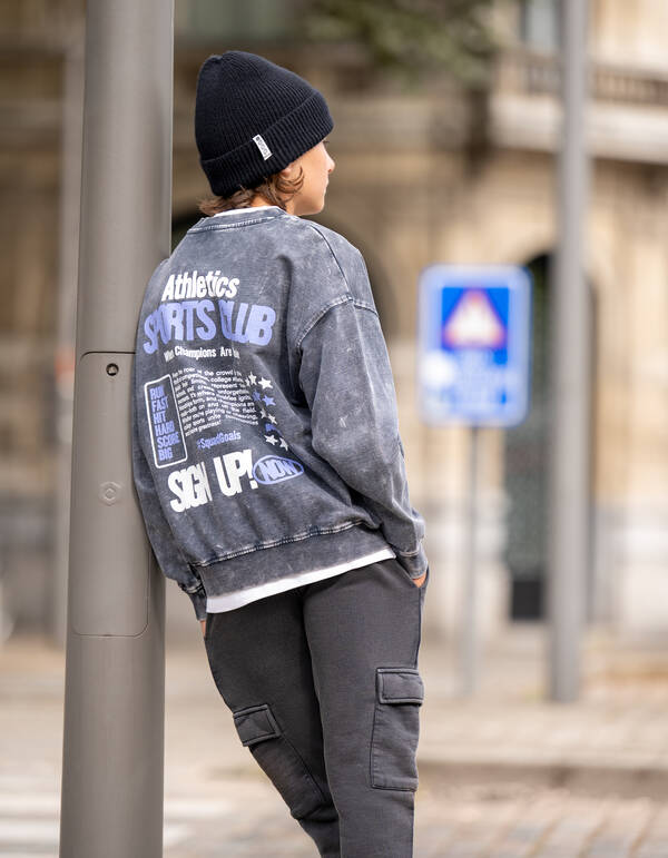 Washed Club Artwork Sweater Donkergrijs SHOEBY BOYS