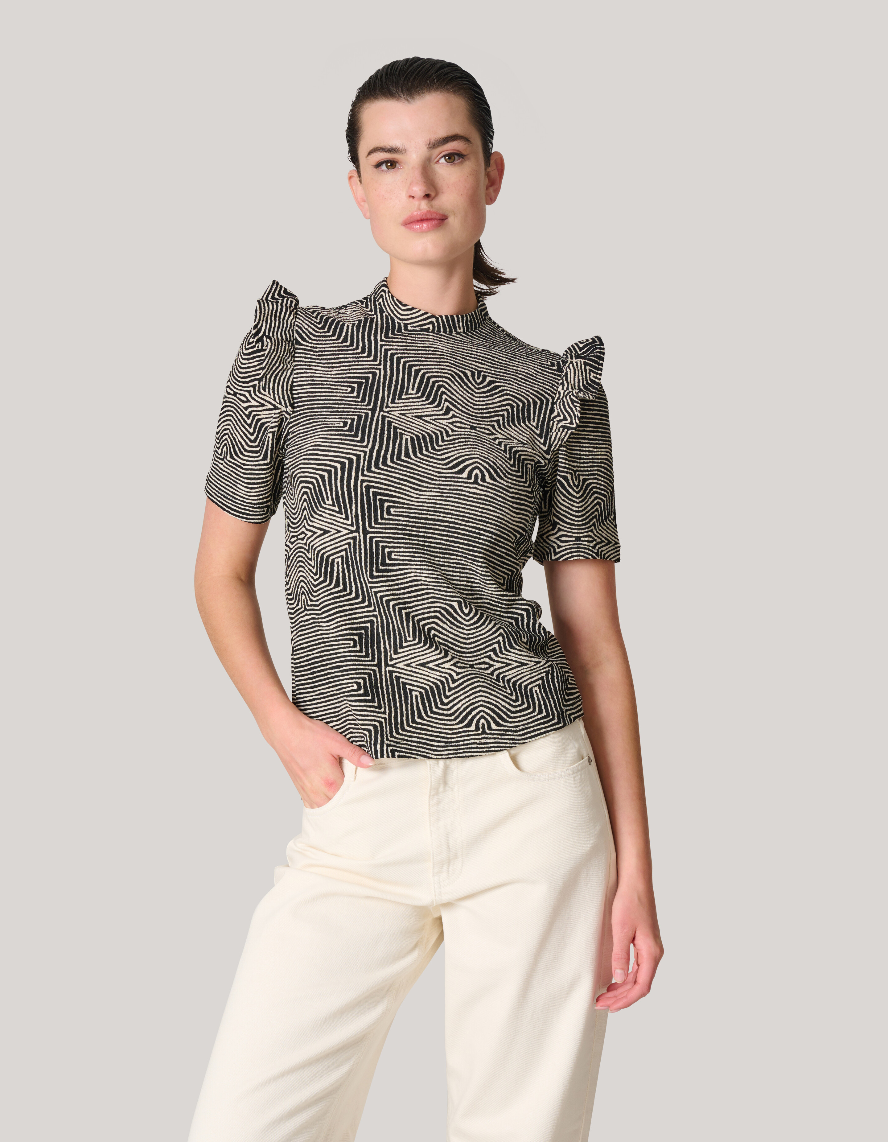 Crinkle Ruffle Top Gebroken Wit/Zwart SHOEBY WOMEN