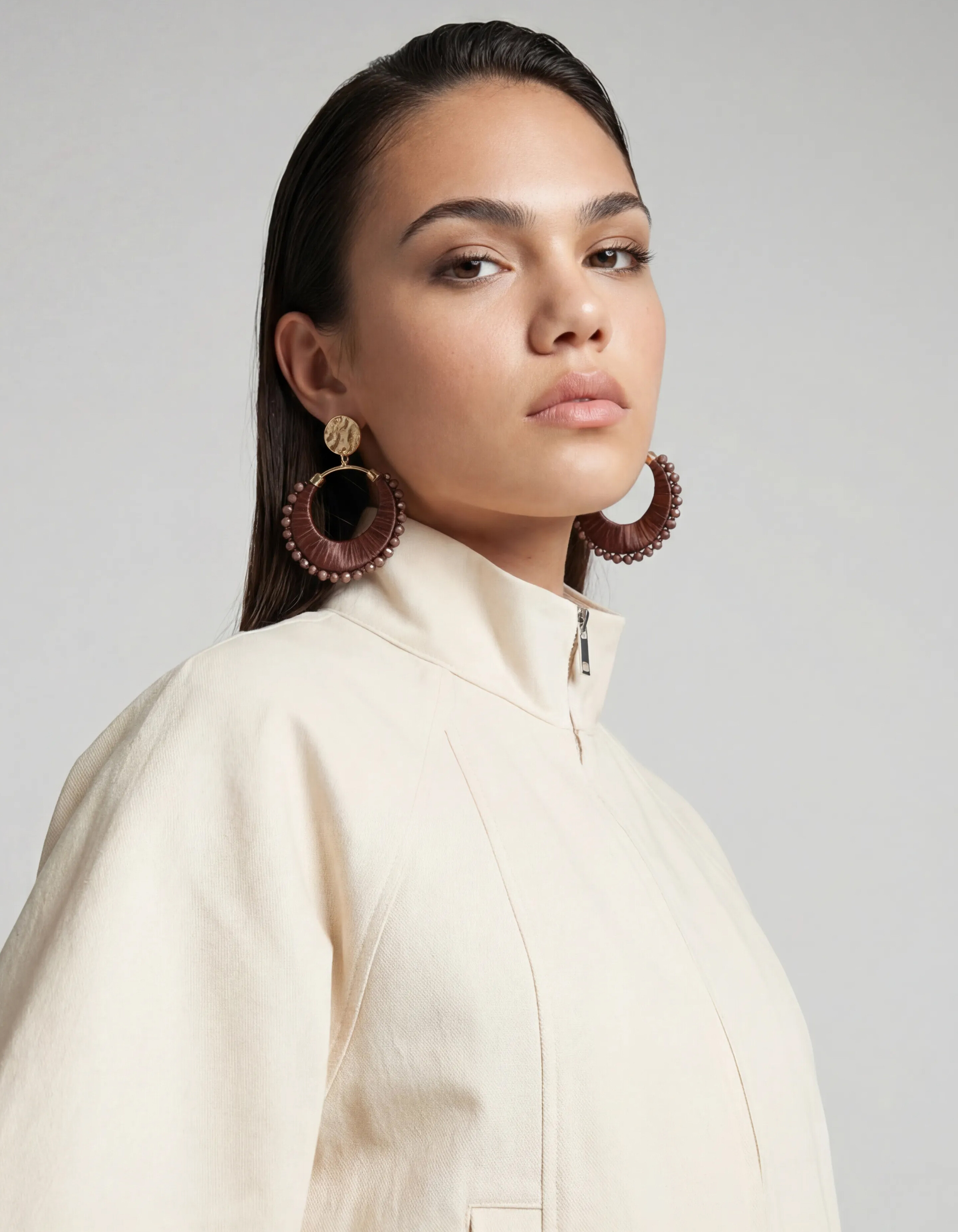 Beaded Raffia Oorbellen Donkerbruin SHOEBY ACCESSOIRES