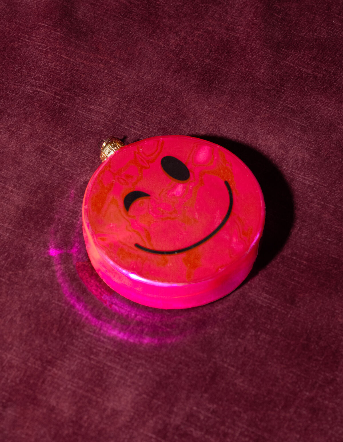 Smiley Kerstbal Roze By Fred SHOEBY ACCESSOIRES