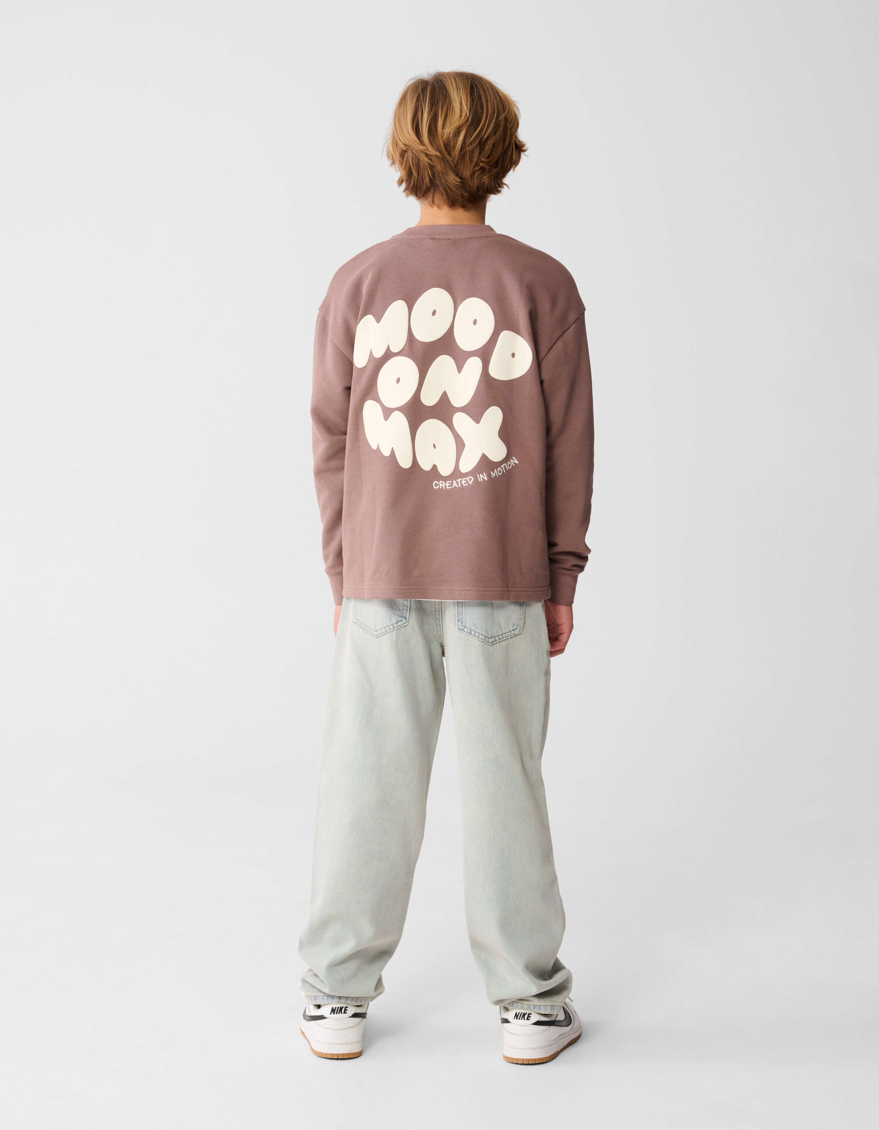 Mood Artwork Sweater Bruin SHOEBY BOYS