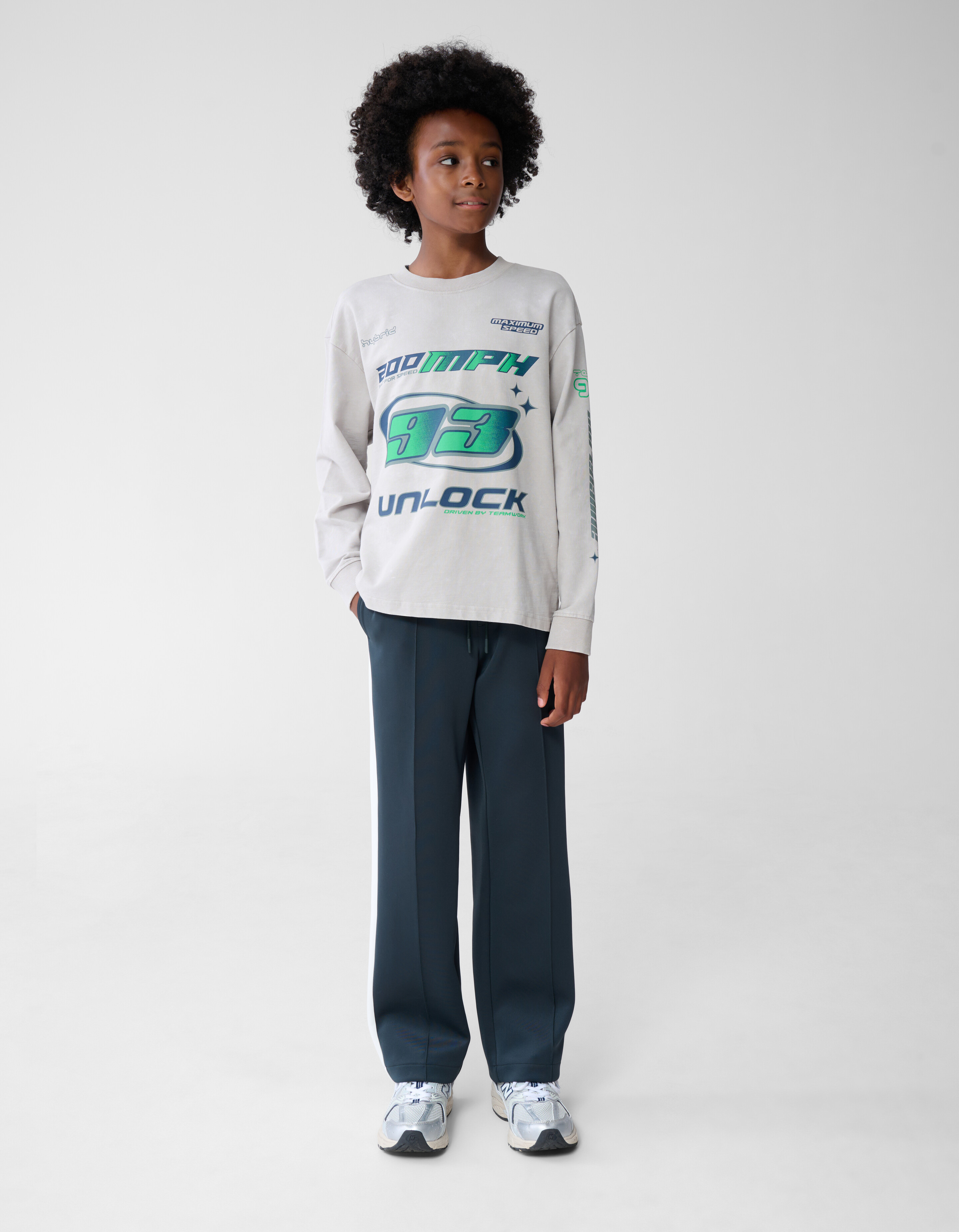 Race Artwork Sweater Beige SHOEBY BOYS