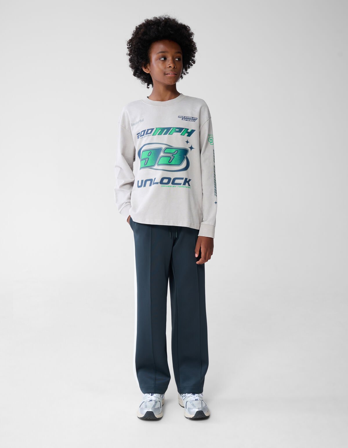 Race Artwork Sweater Beige SHOEBY BOYS