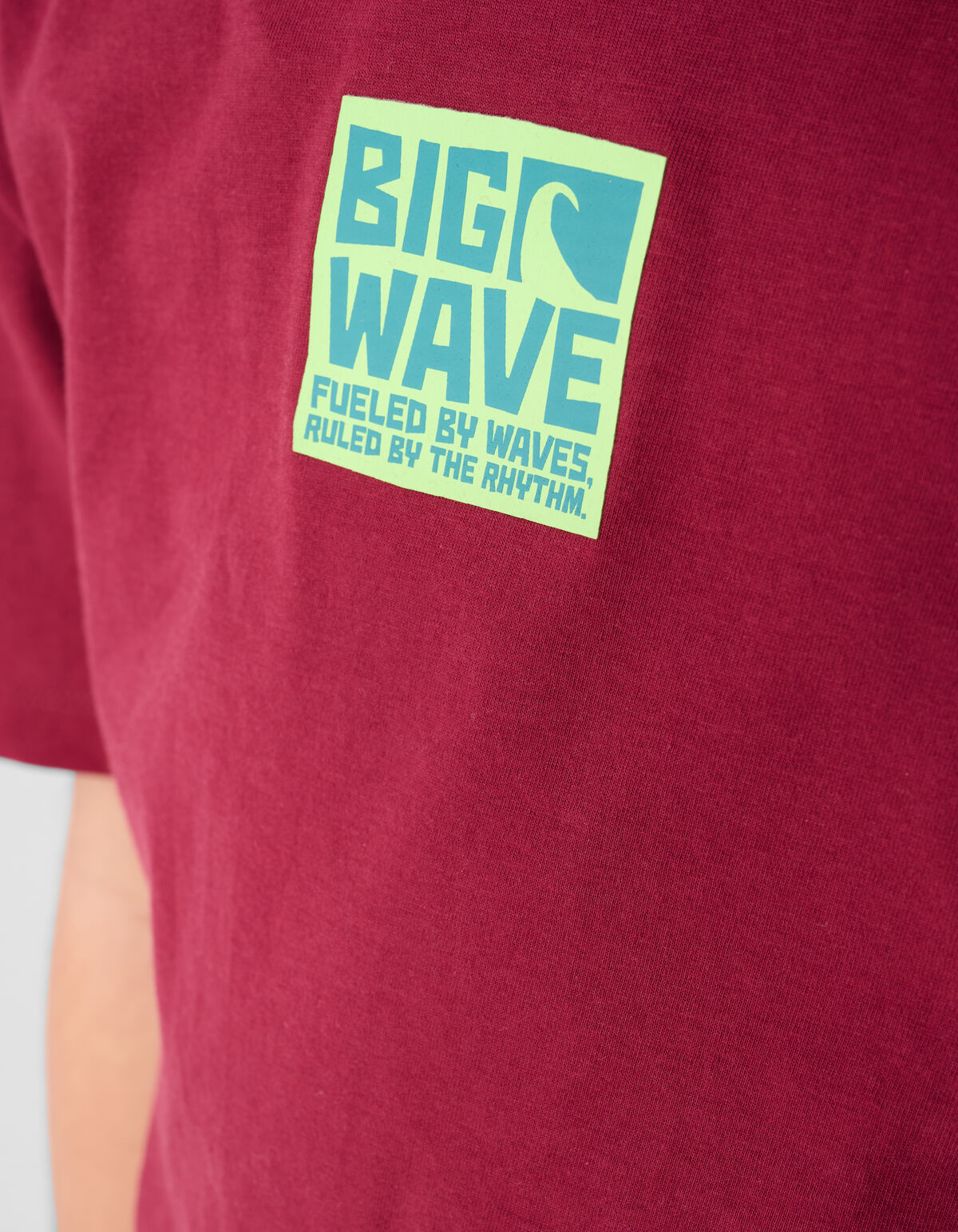 Big Wave Artwork T-shirt Donkerrood SHOEBY BOYS