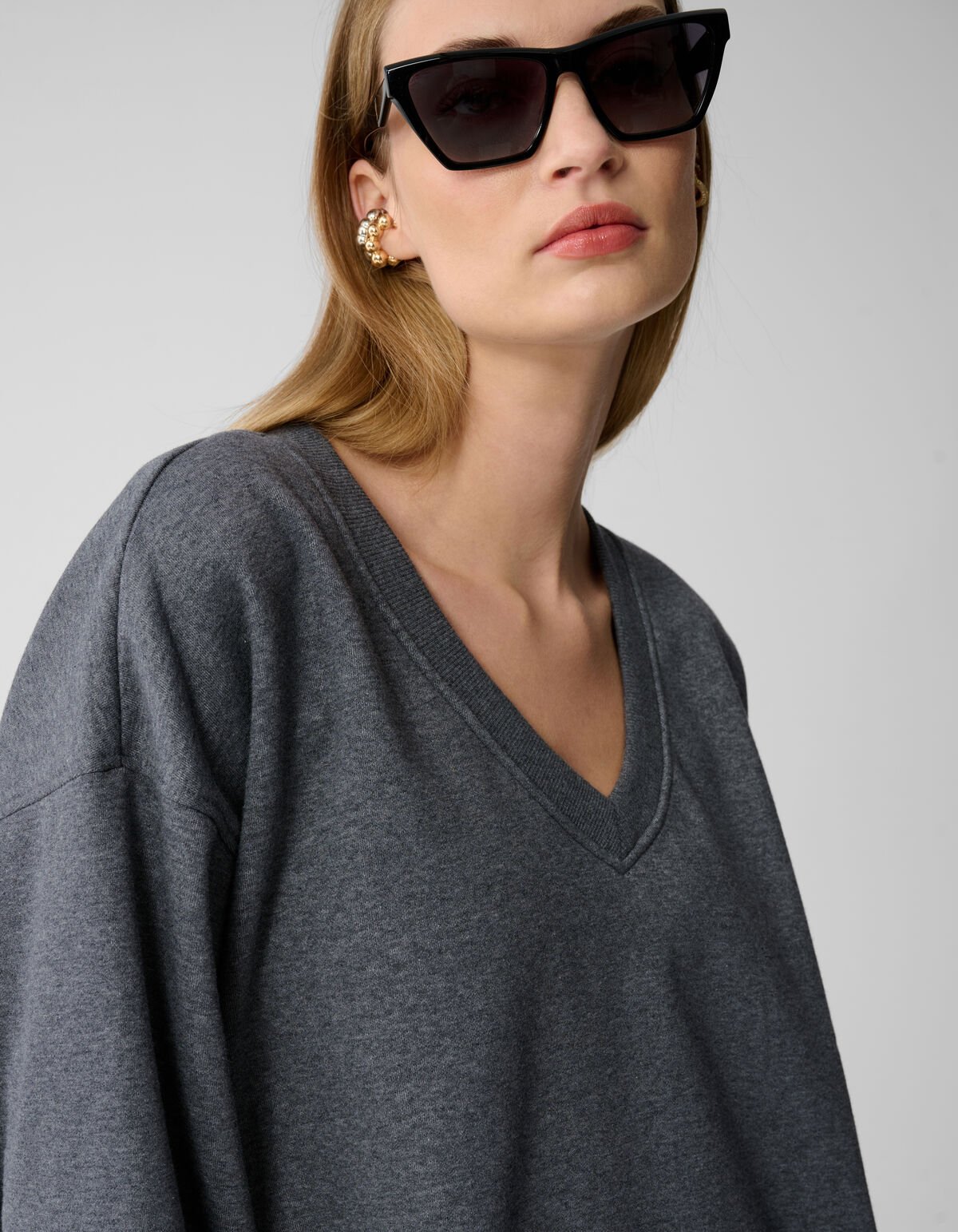 Oversized V-hals Sweater Donkergrijs By Lonneke SHOEBY WOMEN