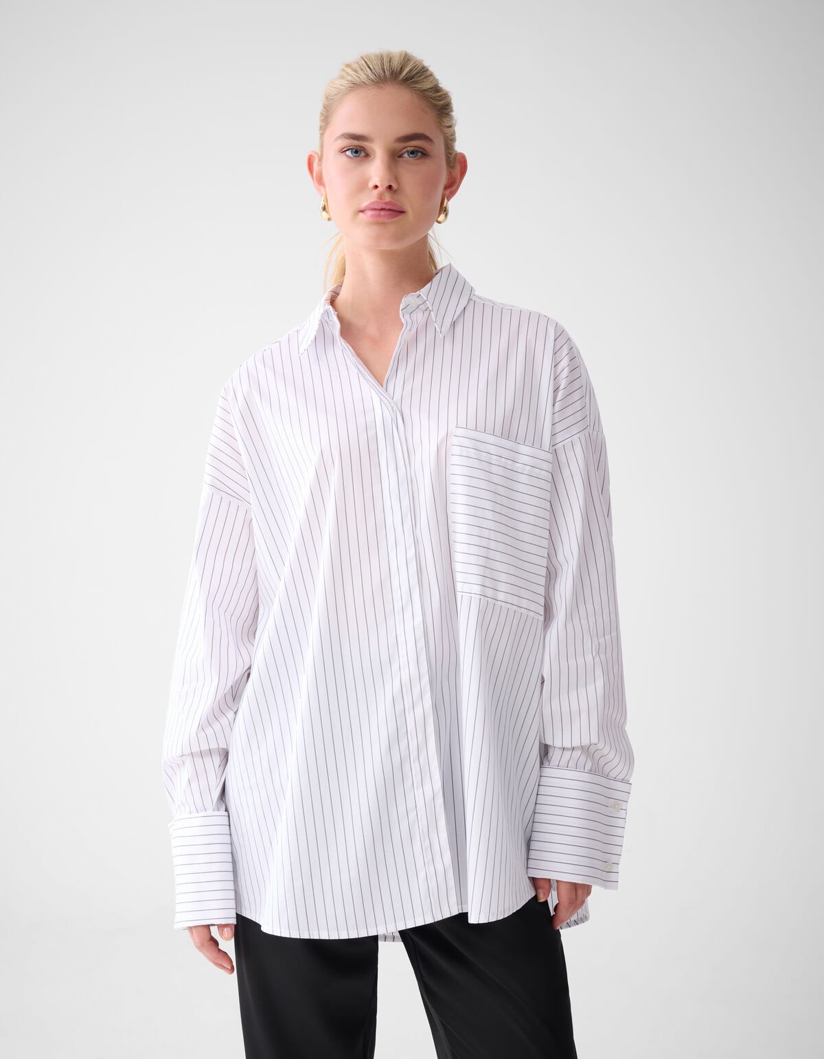 Pinstripe Blouse Wit By Lonneke SHOEBY WOMEN