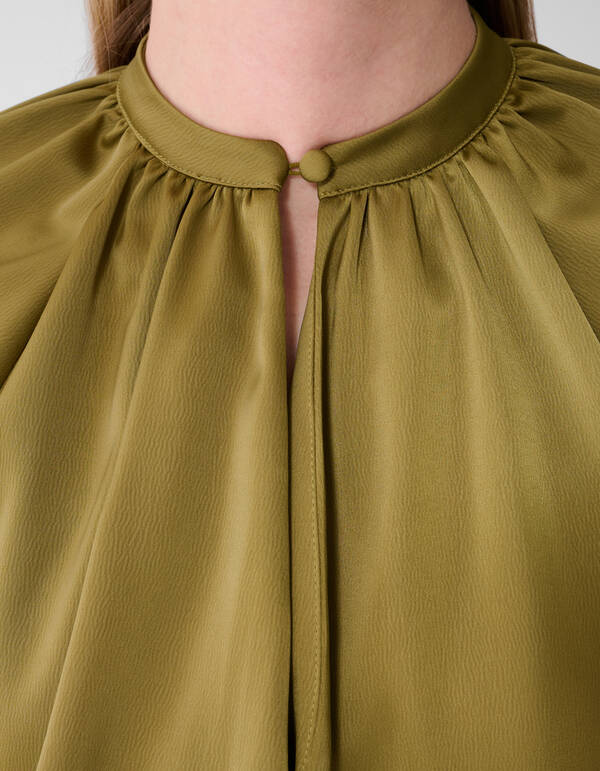 Satijnen Strik Blouse Groen By Fred SHOEBY WOMEN
