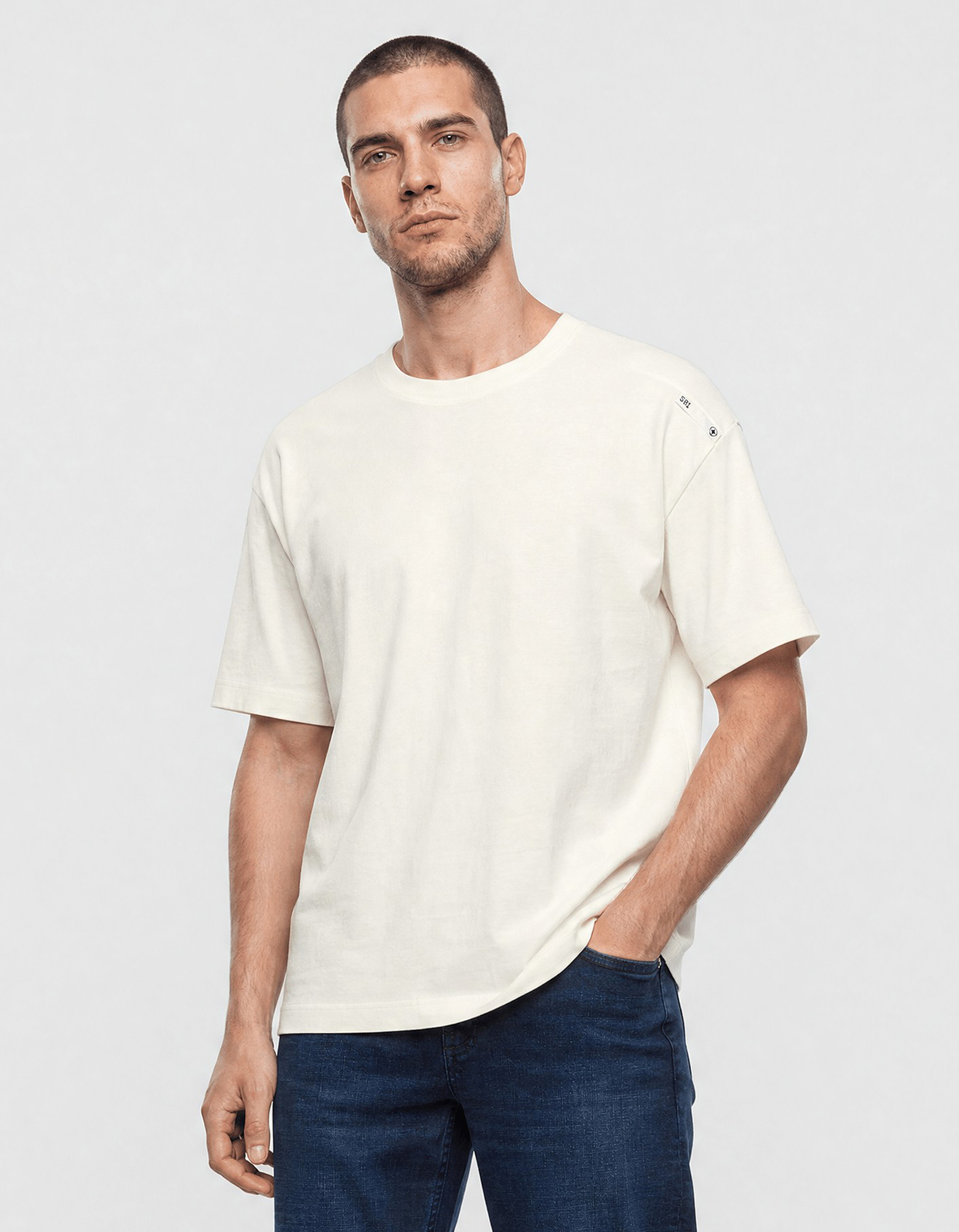 Basis Label T-shirt Gebroken Wit SHOEBY MEN