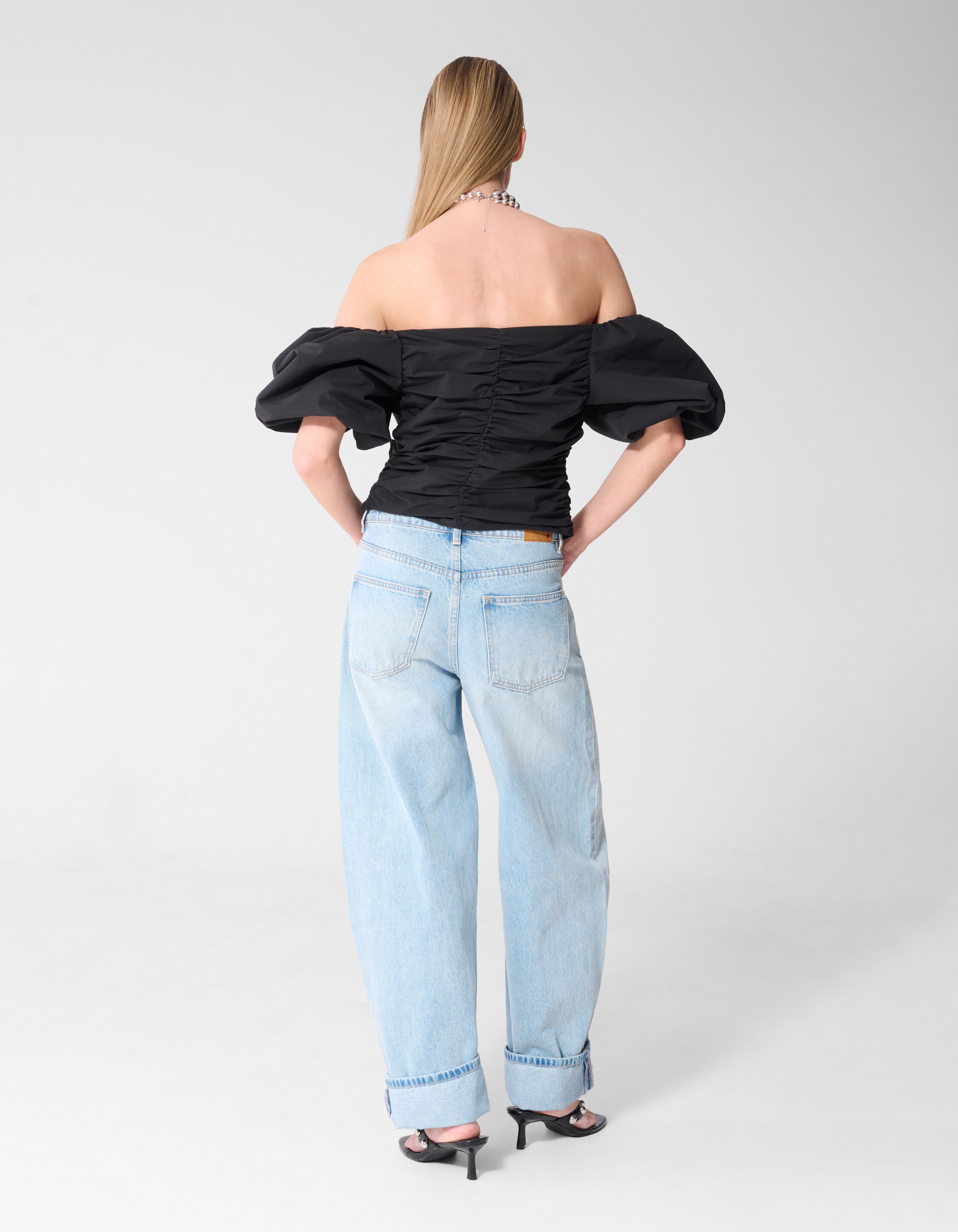 Geplooide Off Shoulder Top Zwart By Fred SHOEBY WOMEN