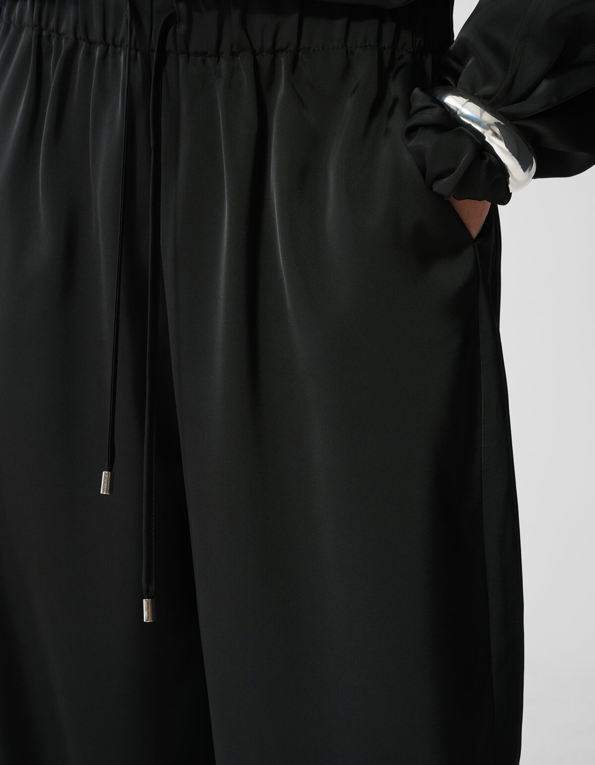 Satijnen Wide Leg Fit Broek Zwart SHOEBY WOMEN