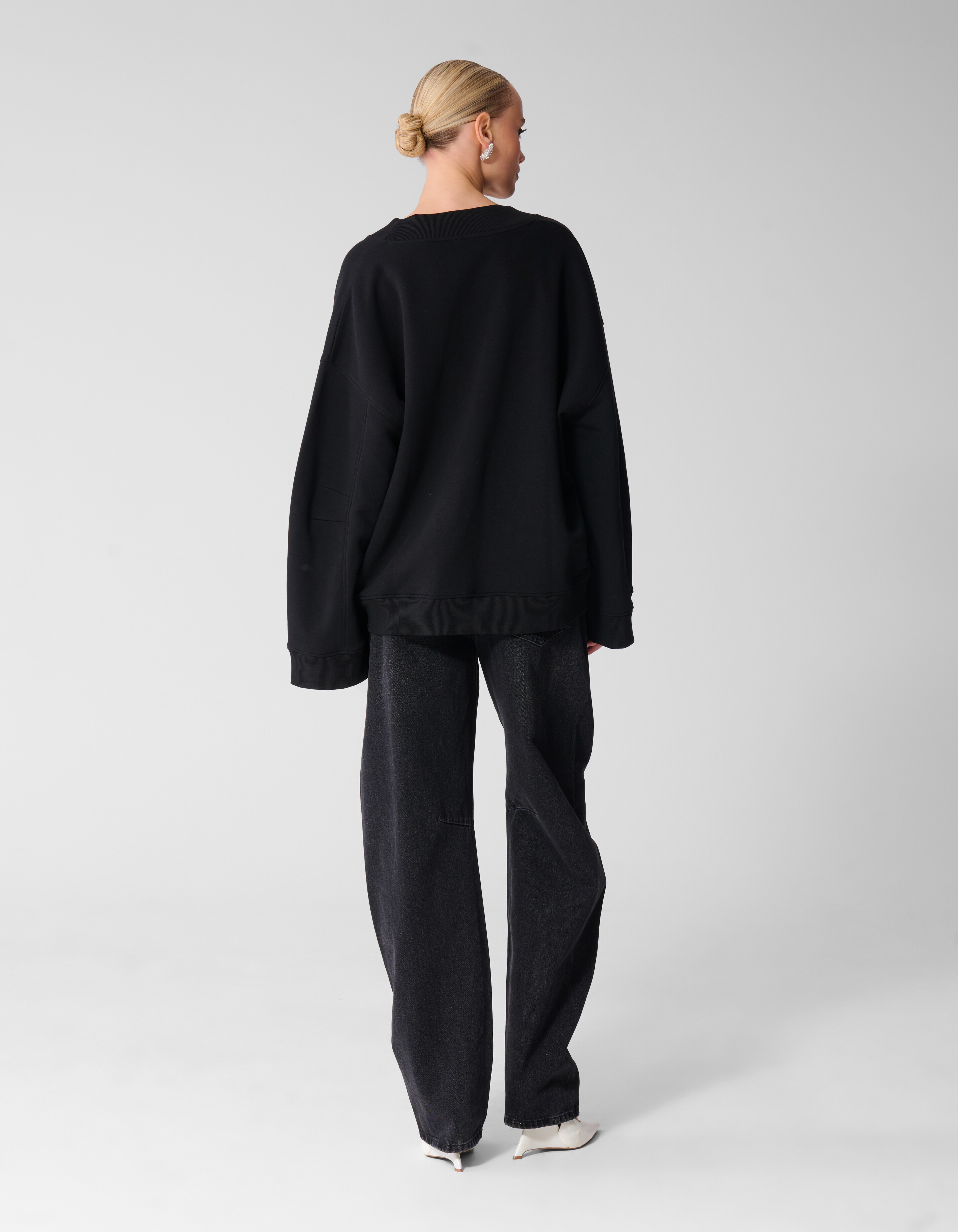 Oversized V-hals Sweater Zwart SHOEBY WOMEN