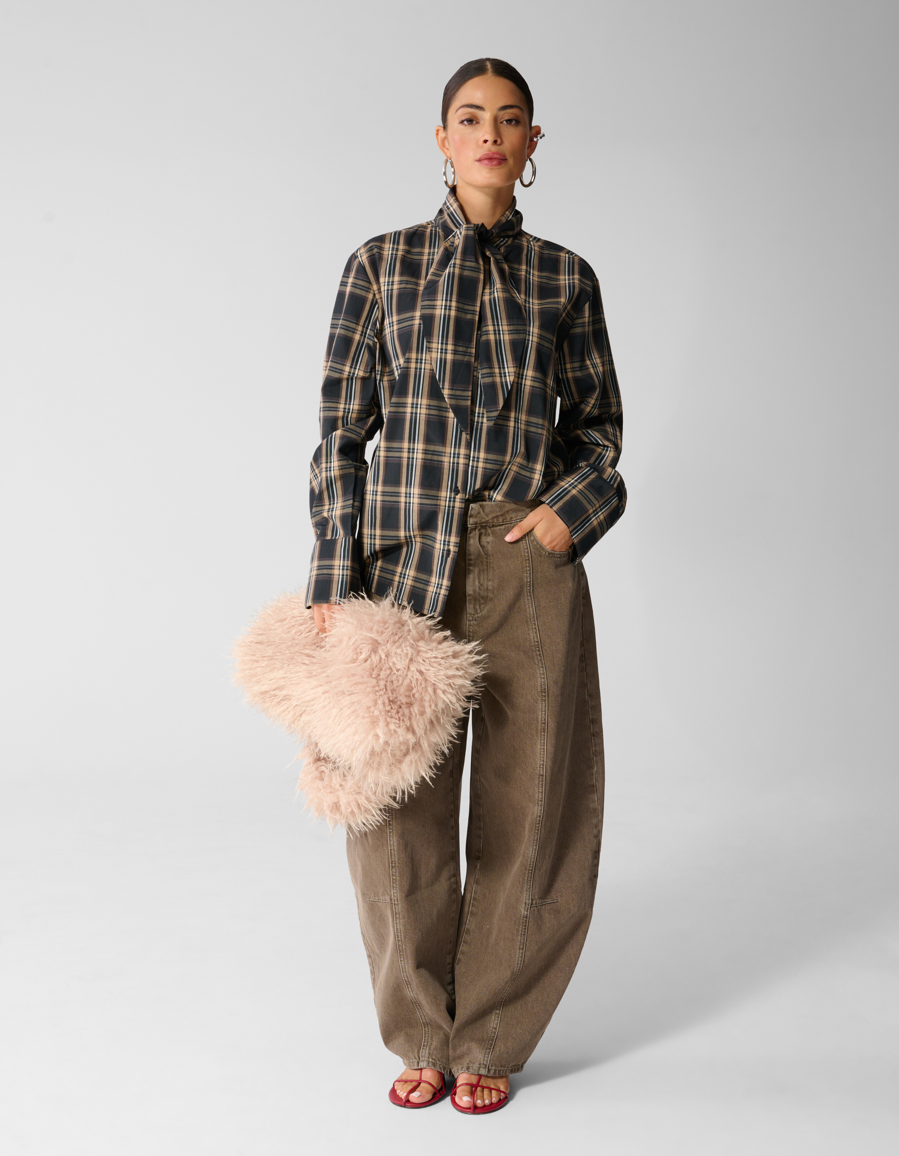 Oversized Fit Scarf Blouse Bruin SHOEBY WOMEN
