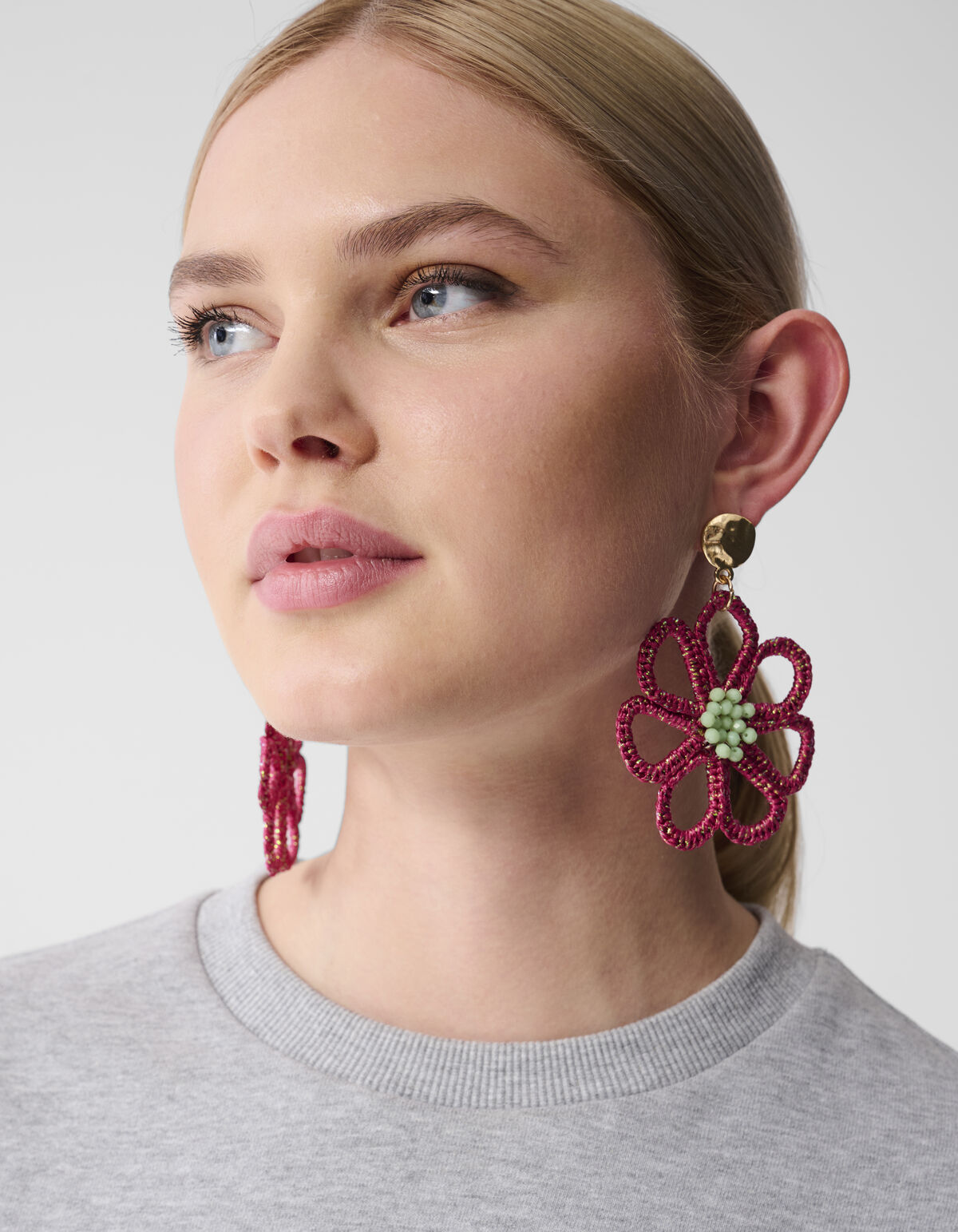 Beaded Bloem Oorbellen Roze SHOEBY ACCESSOIRES