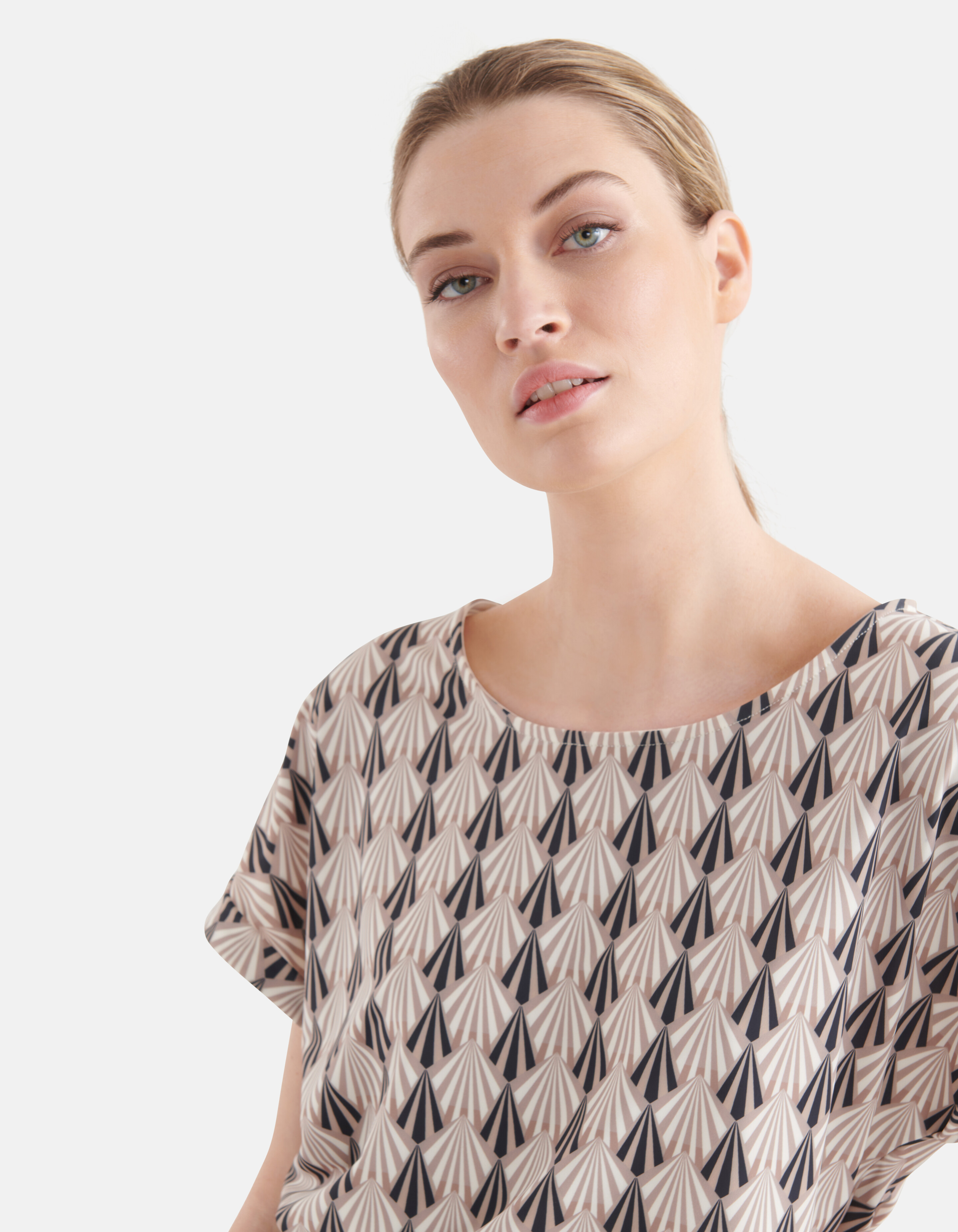 Printed Travel T-shirt By Mieke SHOEBY WOMEN