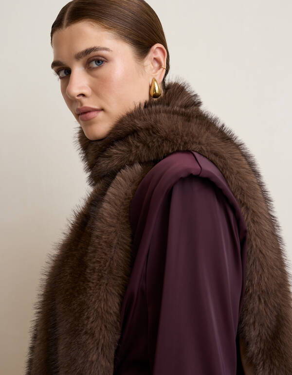 Faux Fur Pocket Sjaal Bruin By Mieke SHOEBY ACCESSOIRES