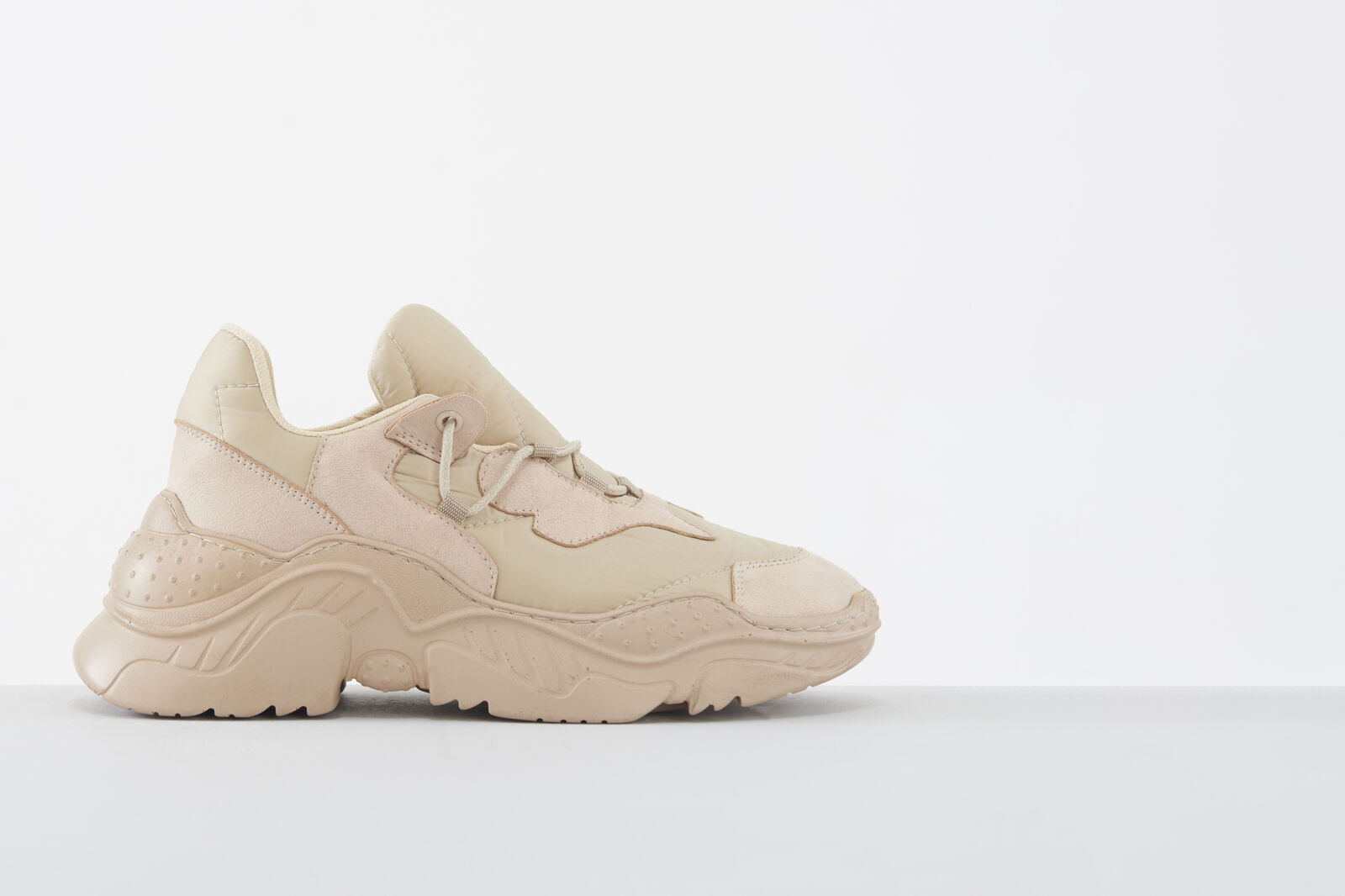 ROSE SNEAKER