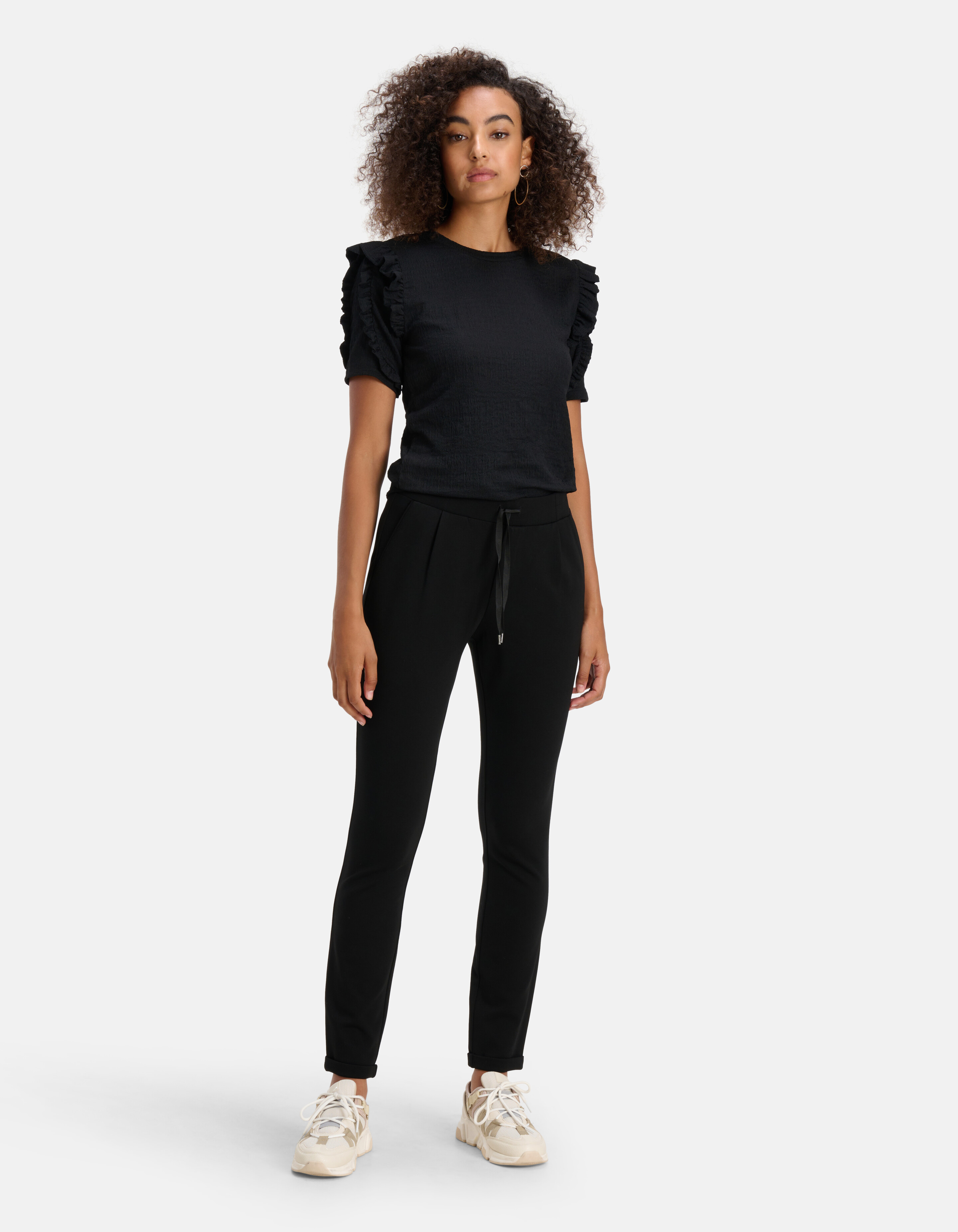 Crinkle Ruffle Top Zwart SHOEBY WOMEN